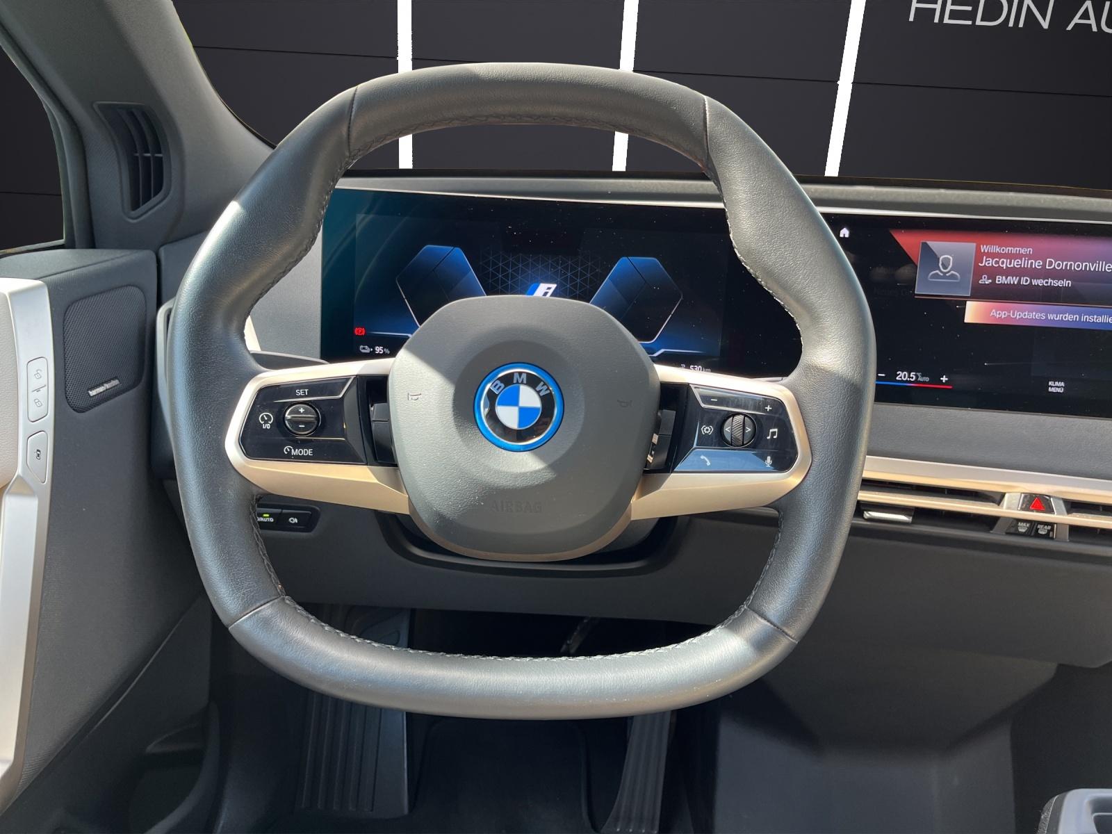 BMW iX xDrive50-image-5