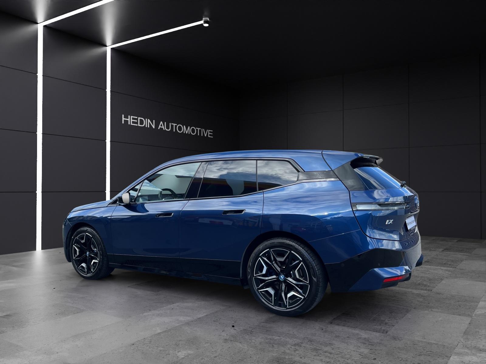 BMW iX xDrive50-image-2