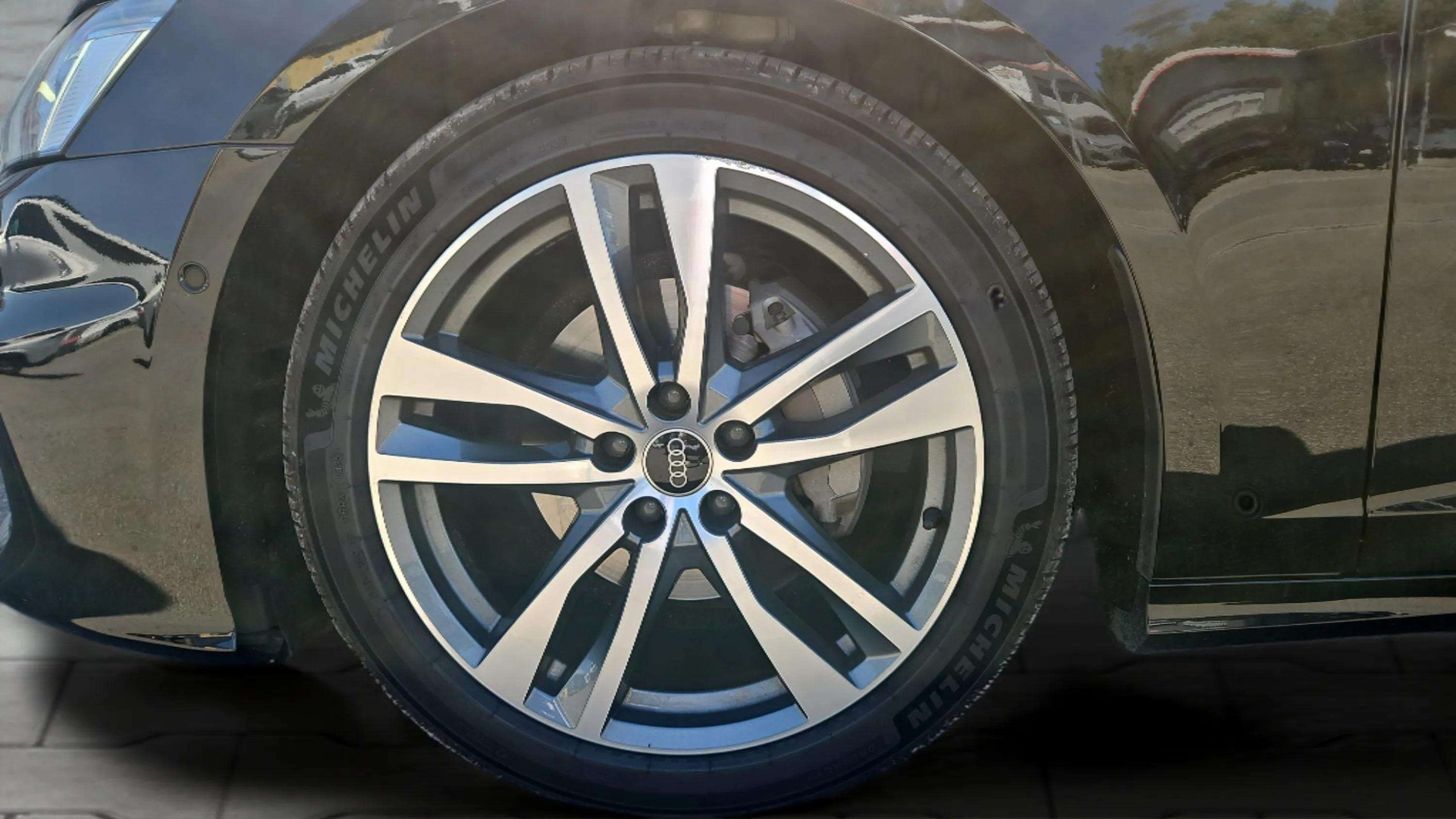 AUDI A6 Avant 40 TDI Sport quattro S-tronic S line mit AHK & 360° Kameras-image-31