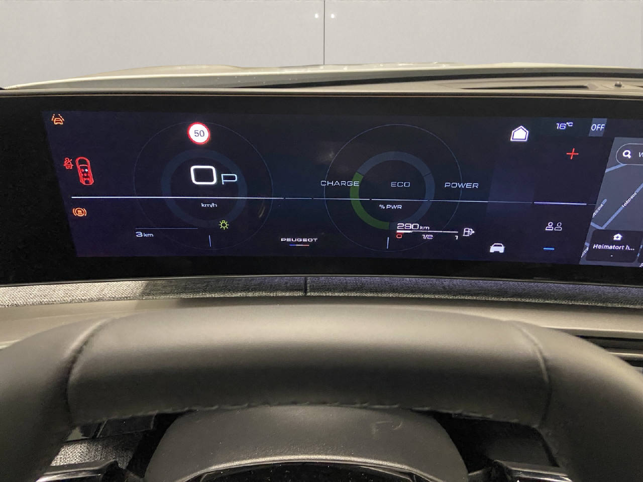 PEUGEOT 5008 1.2 Hybrid Allure Premium DEMO-image-7