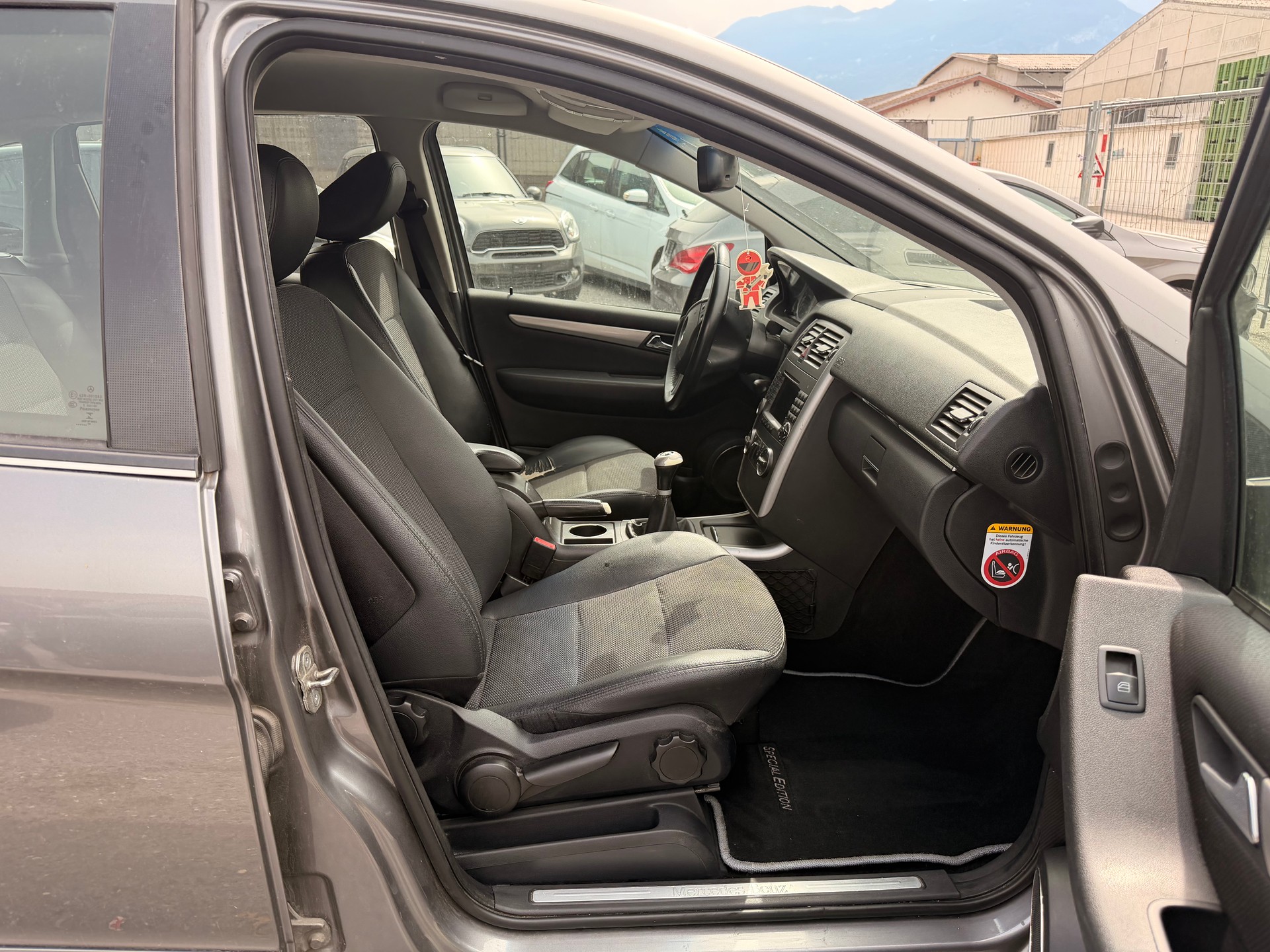 MERCEDES-BENZ B 200 CDI-image-4