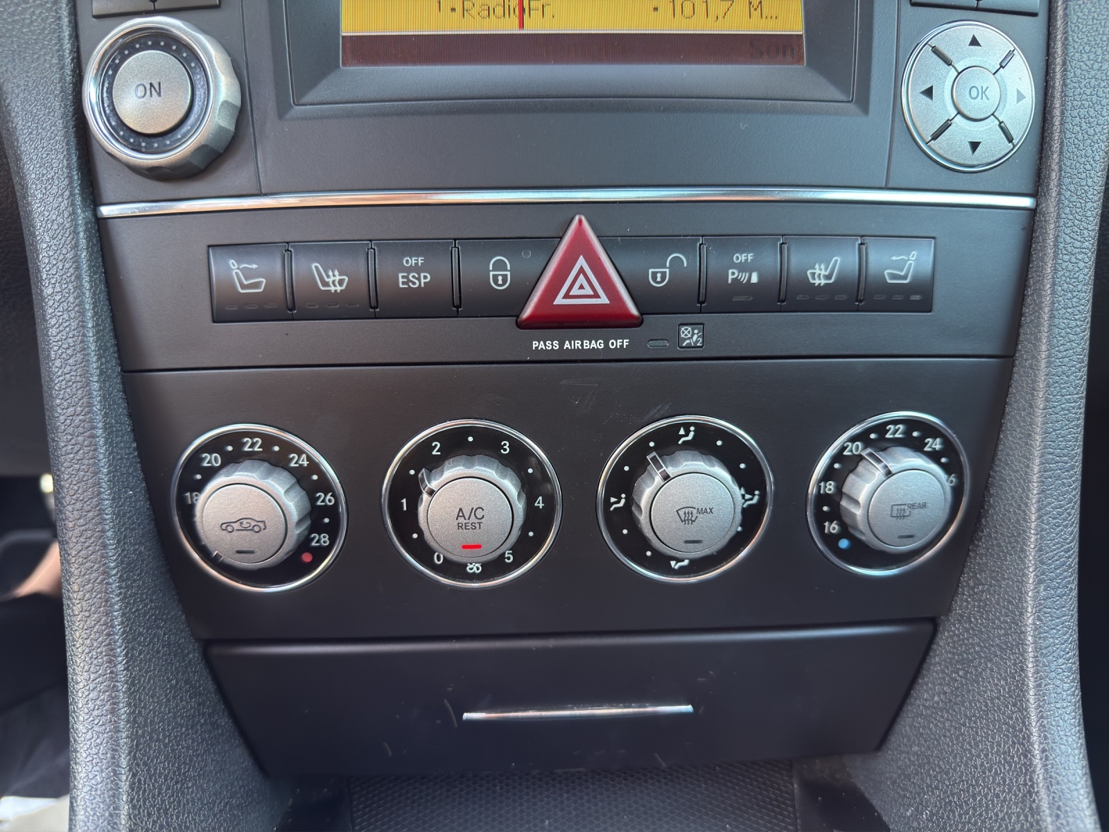 MERCEDES-BENZ SLK 200 Kompressor Automatic-image-16