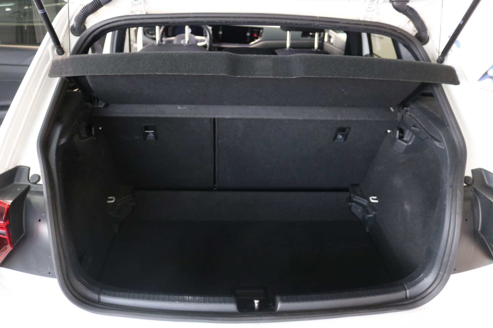 VW Polo 1.0 TSI R-Line DSG-image-38