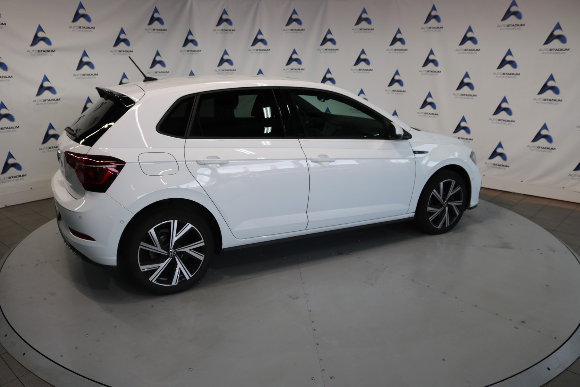 VW Polo 1.0 TSI R-Line DSG-image-23
