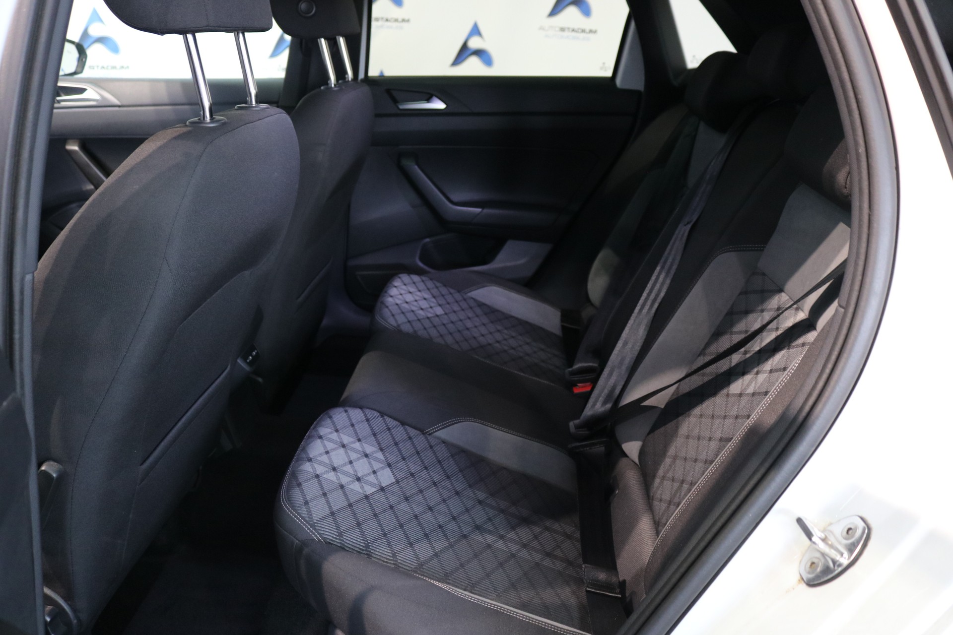 VW Polo 1.0 TSI R-Line DSG-image-30