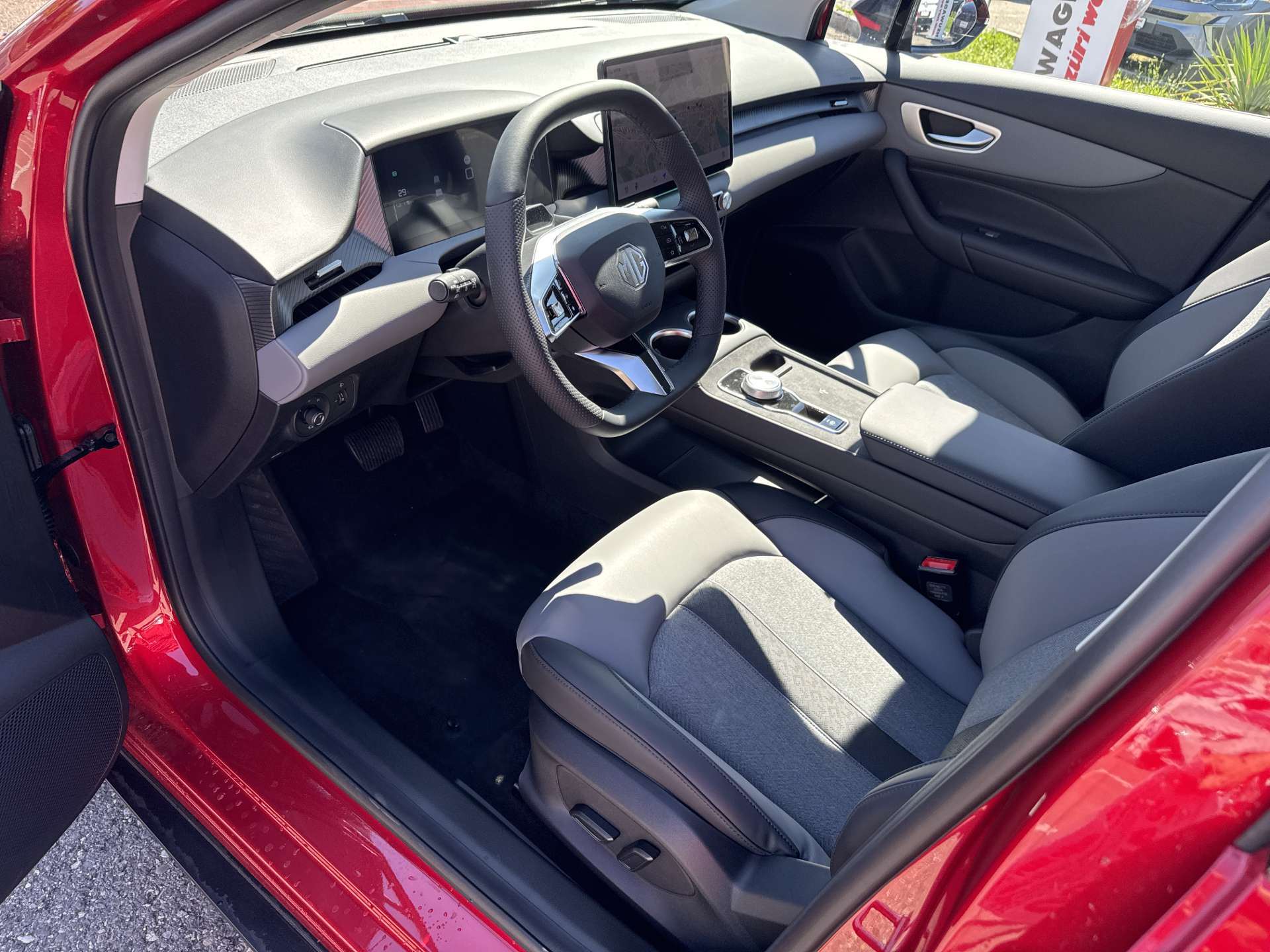 MG 4 EV 64kWh Premium Facelift Automat-image-5