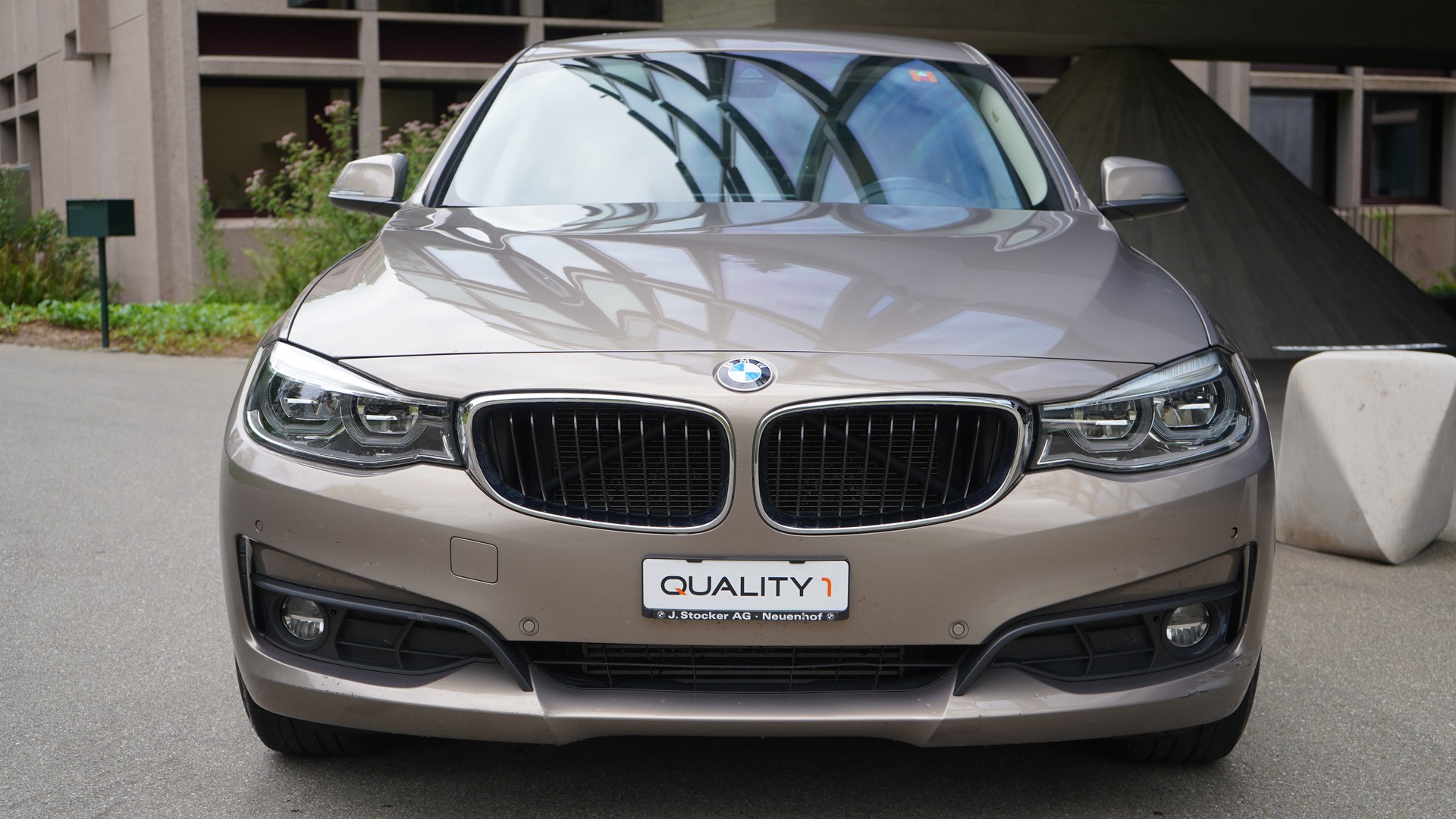 BMW 320d GT xDrive Luxury Line Steptronic-image-1