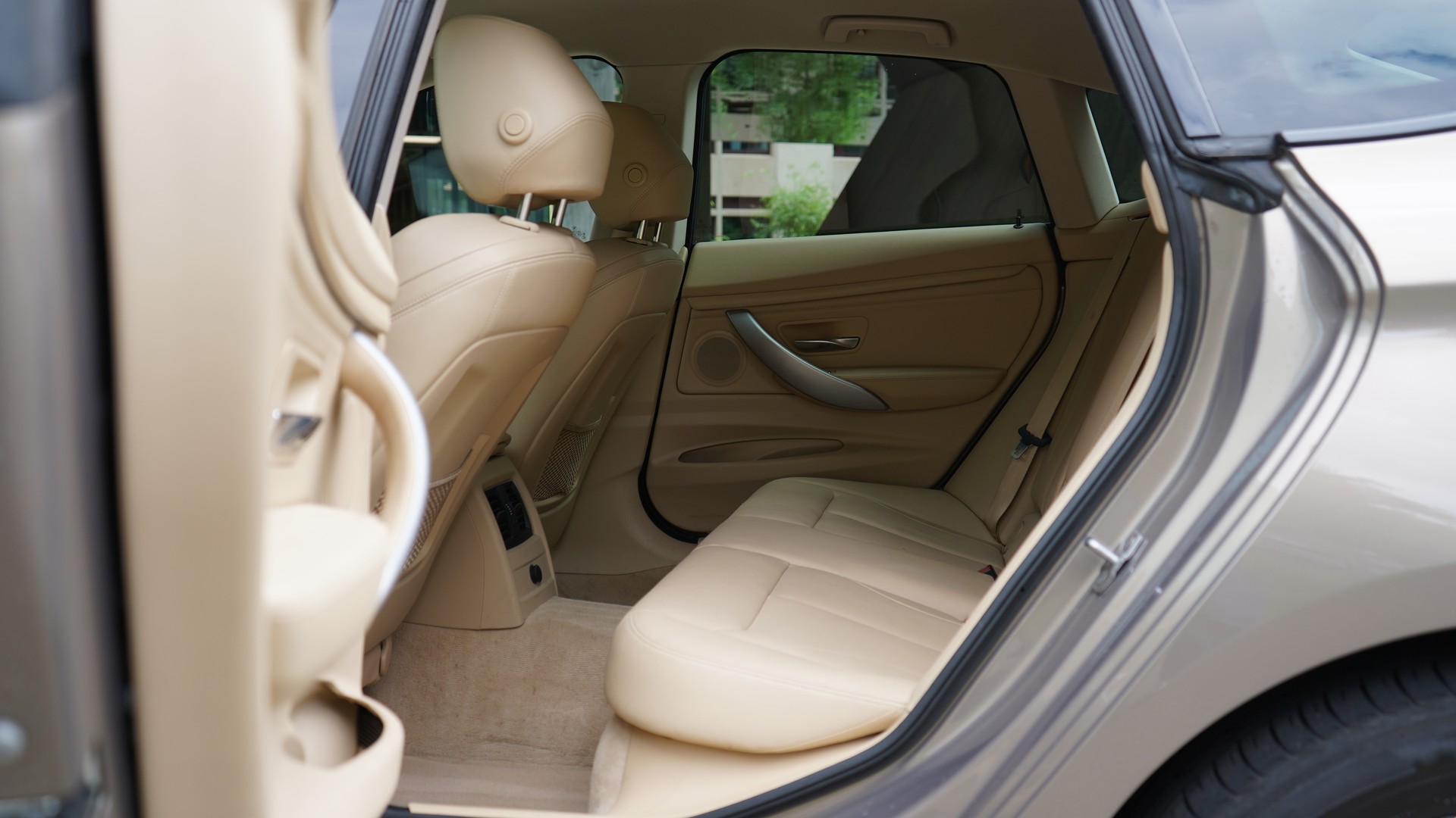 BMW 320d GT xDrive Luxury Line Steptronic-image-13