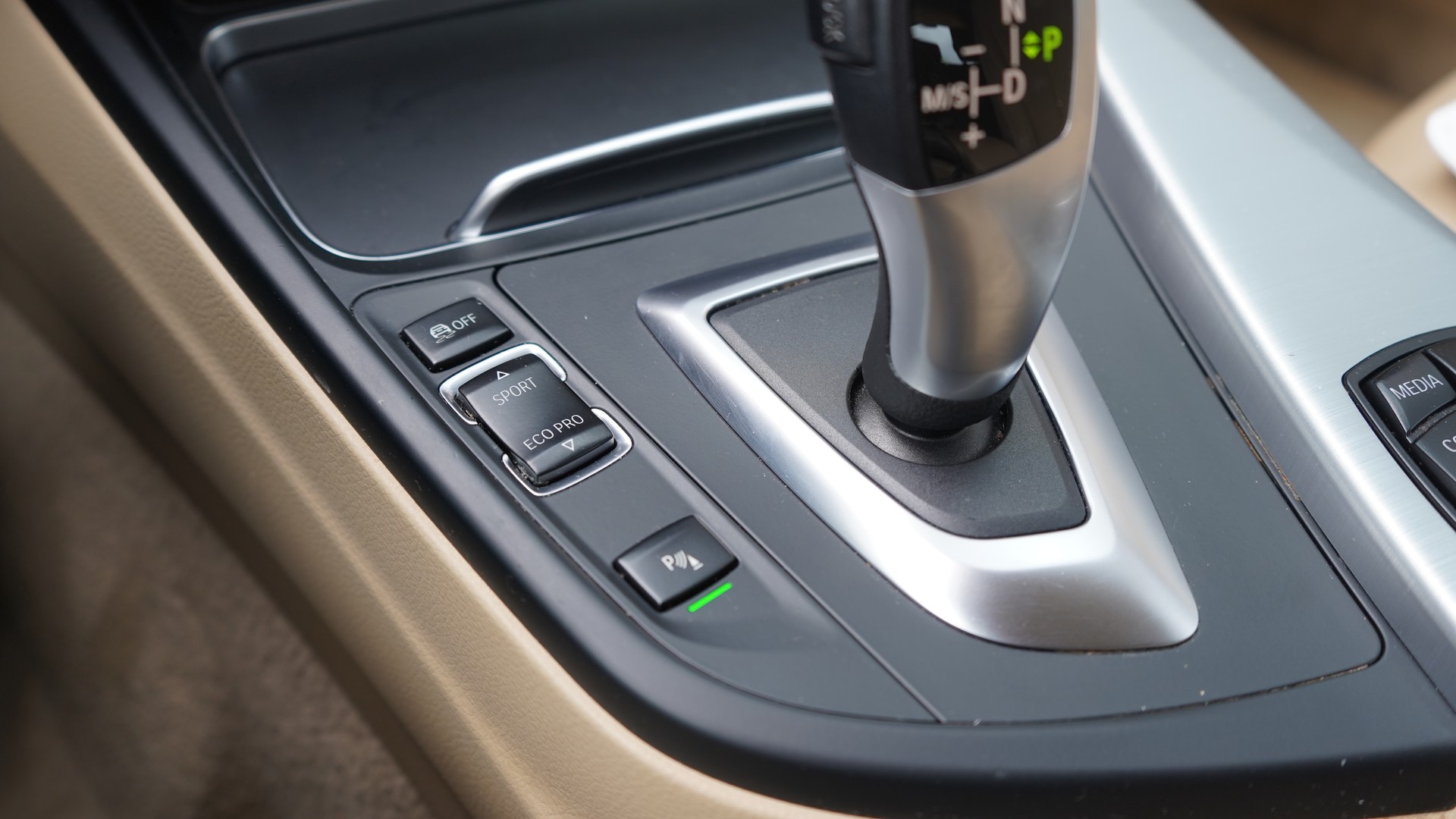 BMW 320d GT xDrive Luxury Line Steptronic-image-10