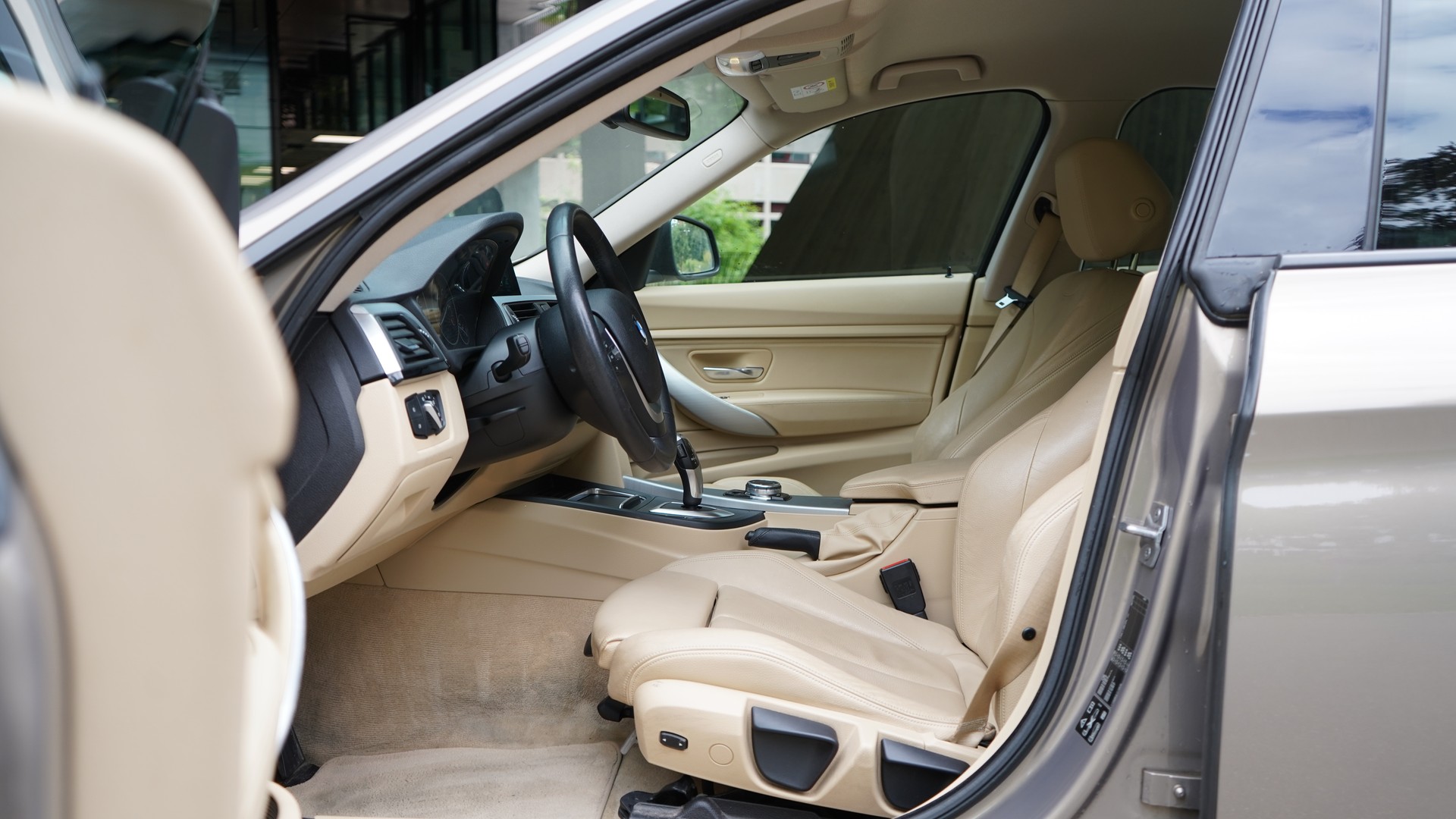 BMW 320d GT xDrive Luxury Line Steptronic-image-6