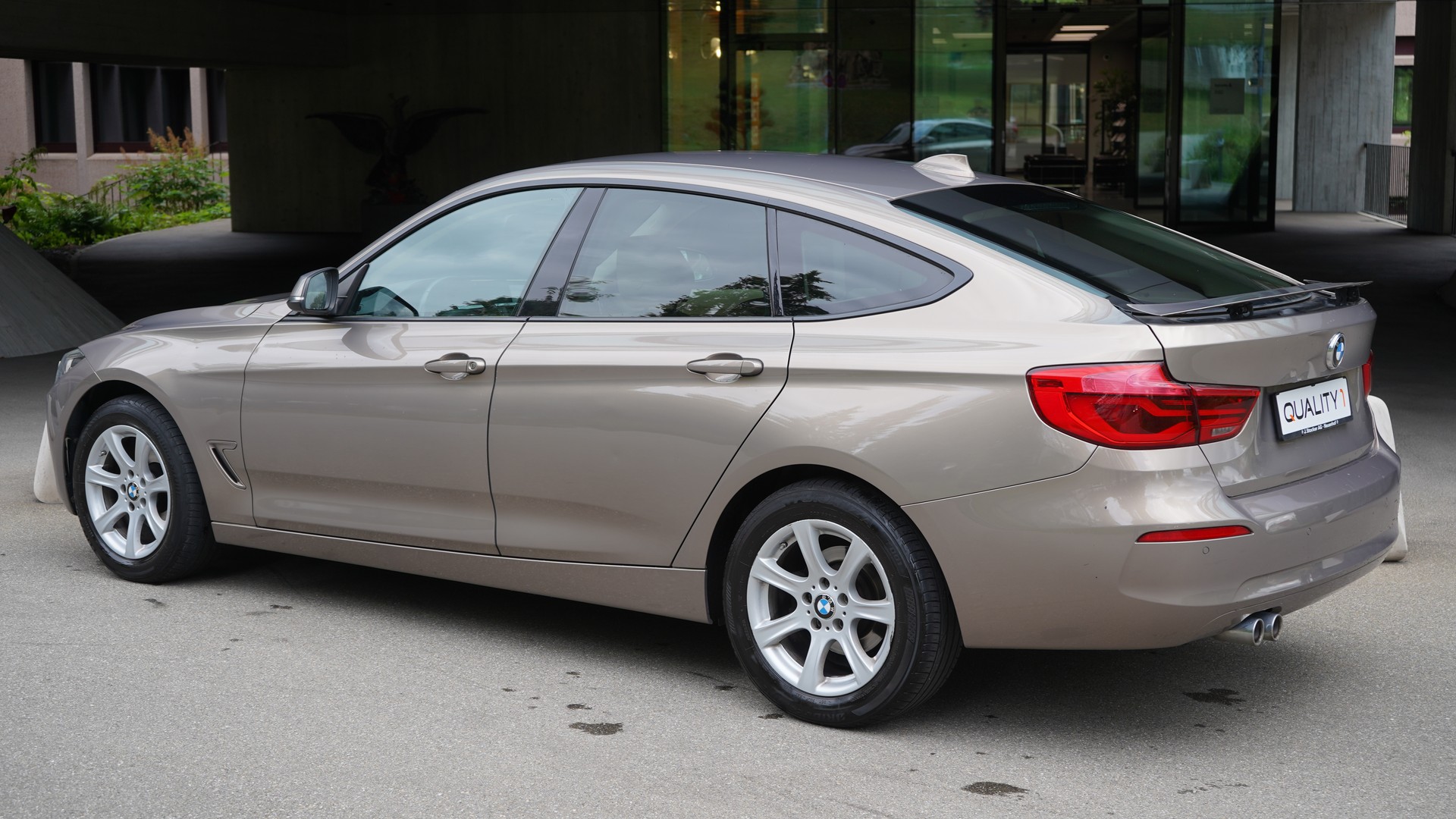 BMW 320d GT xDrive Luxury Line Steptronic-image-2