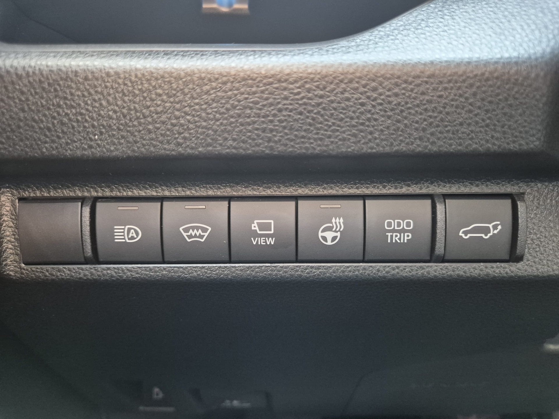 TOYOTA RAV-4 2.5 PHEV Platinum e-CVT 4WD-image-8