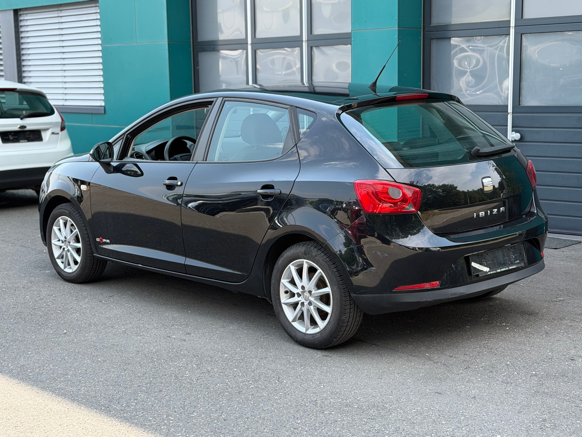 SEAT Ibiza 1.4 Style-image-3
