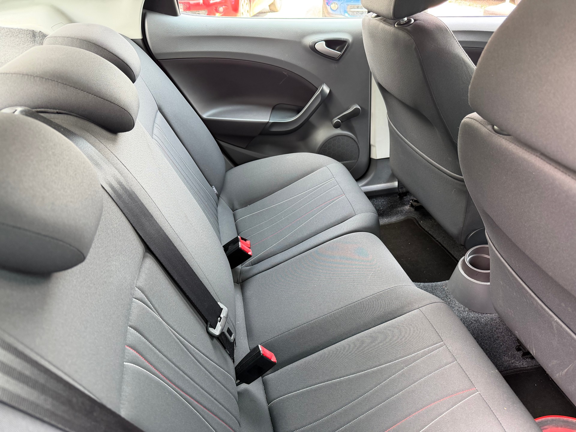 SEAT Ibiza 1.4 Style-image-8