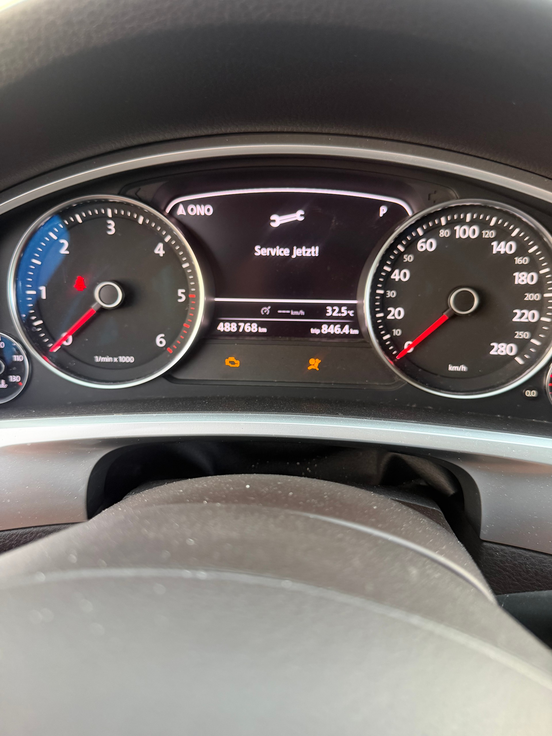 VW Touareg 3.0 TDI BlueMotion Technology Tiptronic-image-5