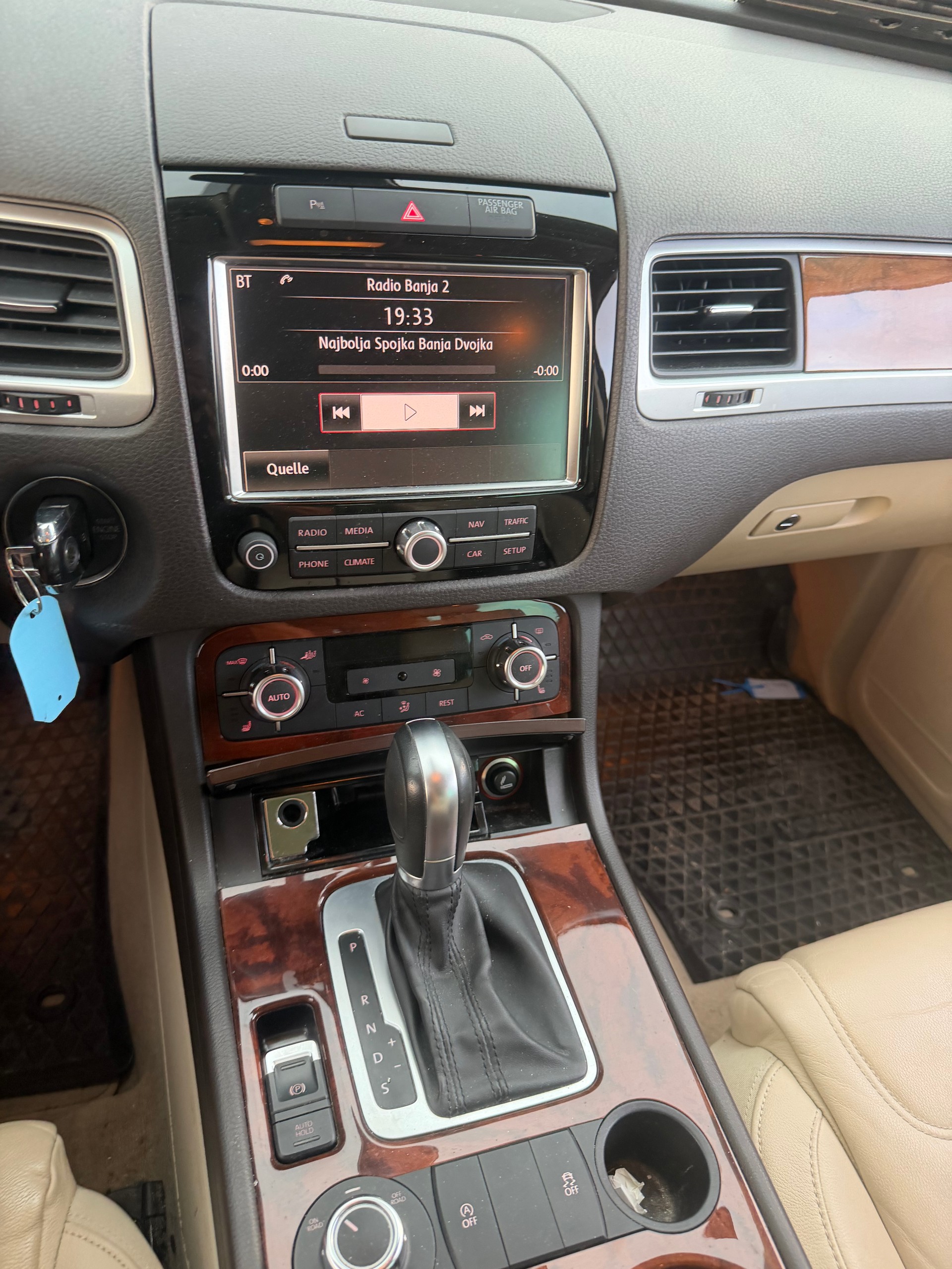 VW Touareg 3.0 TDI BlueMotion Technology Tiptronic-image-6