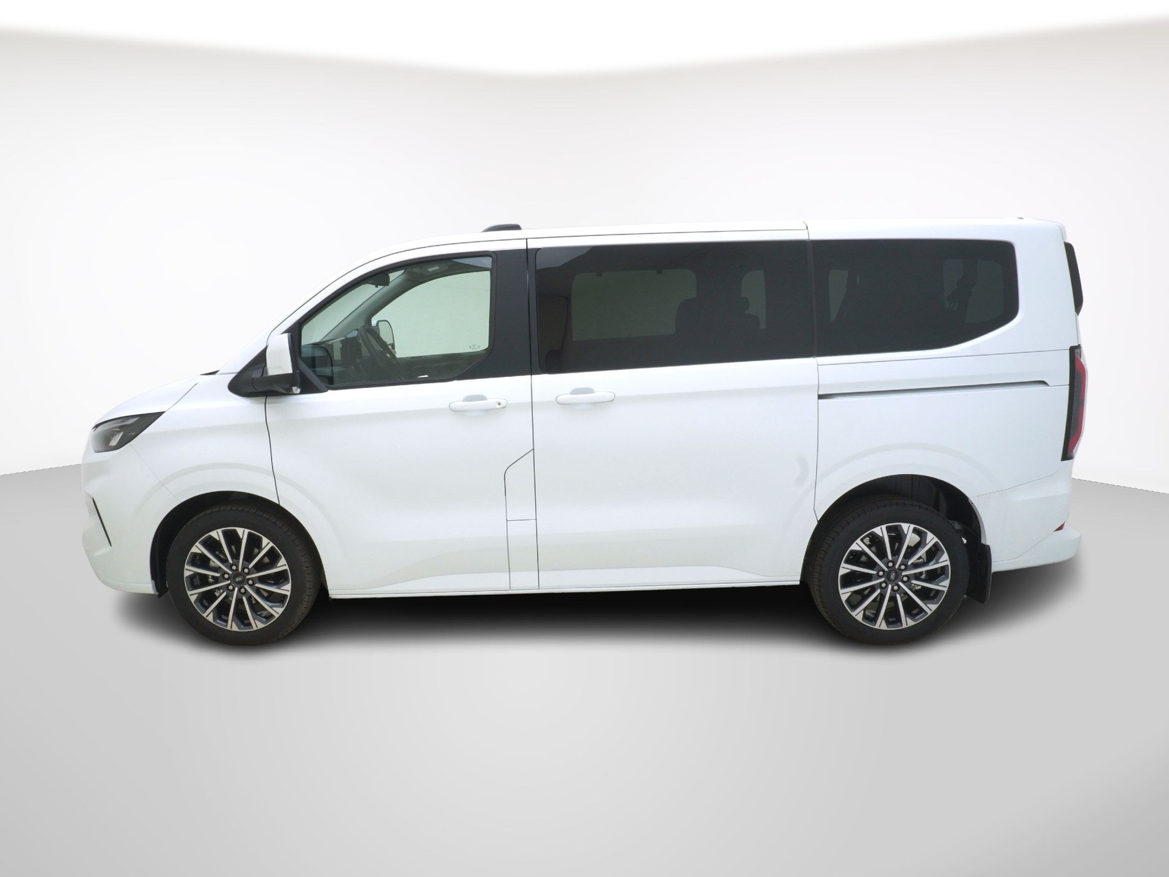 FORD Tourneo Custom 320 L1 2.0 TDCI 4x4 Titanium X-image-1