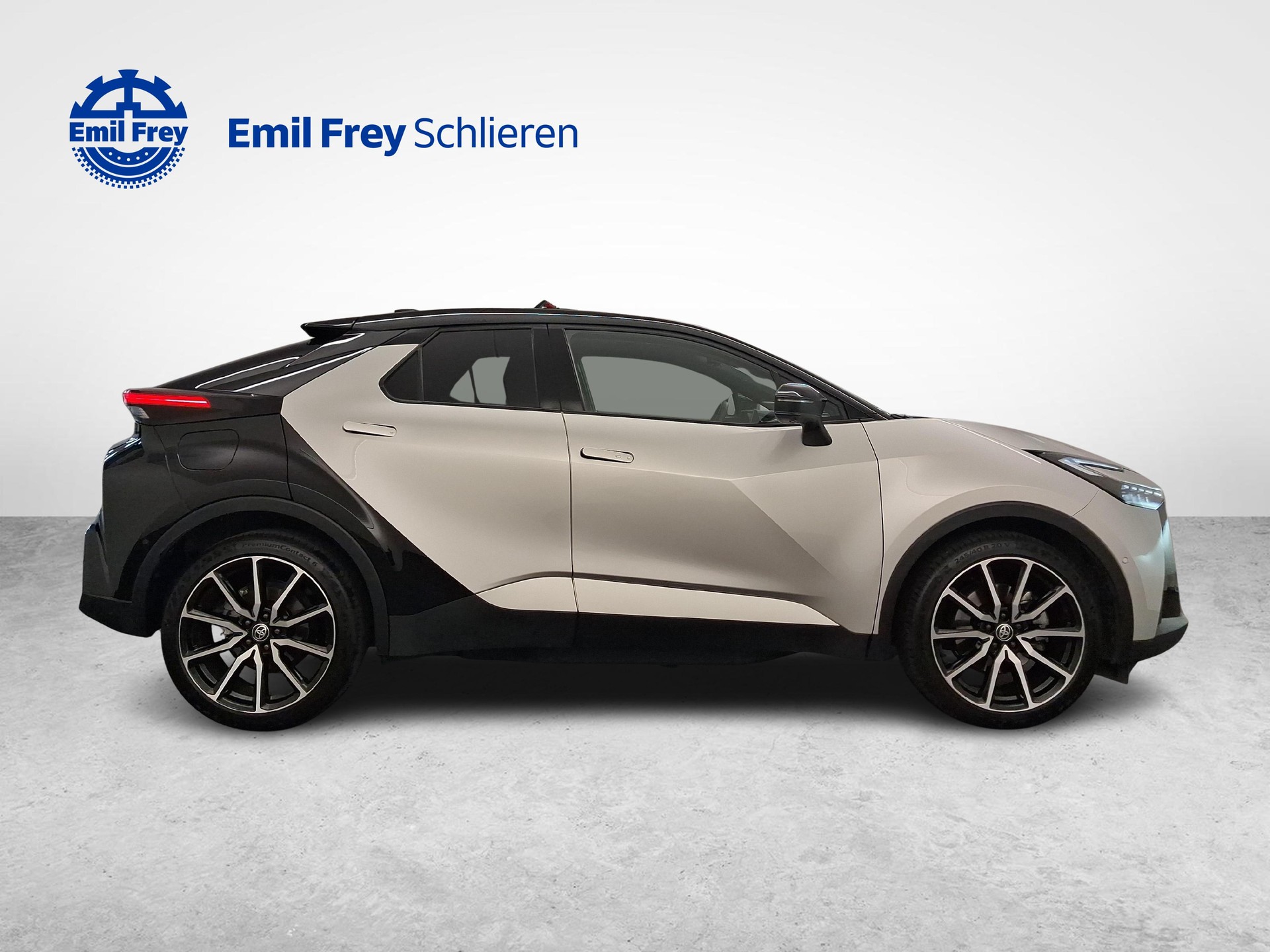 TOYOTA C-HR 2.0 PHEV GR Sport Premiere-image-5