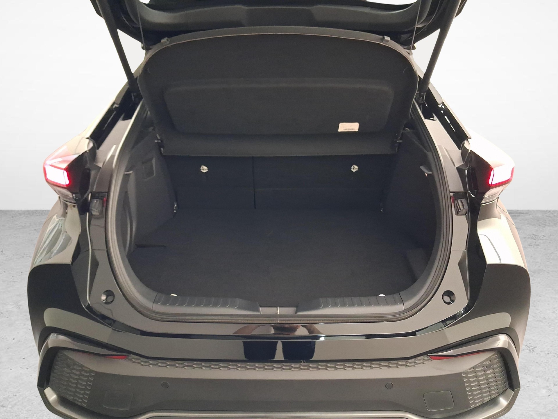 TOYOTA C-HR 2.0 PHEV GR Sport Premiere-image-11