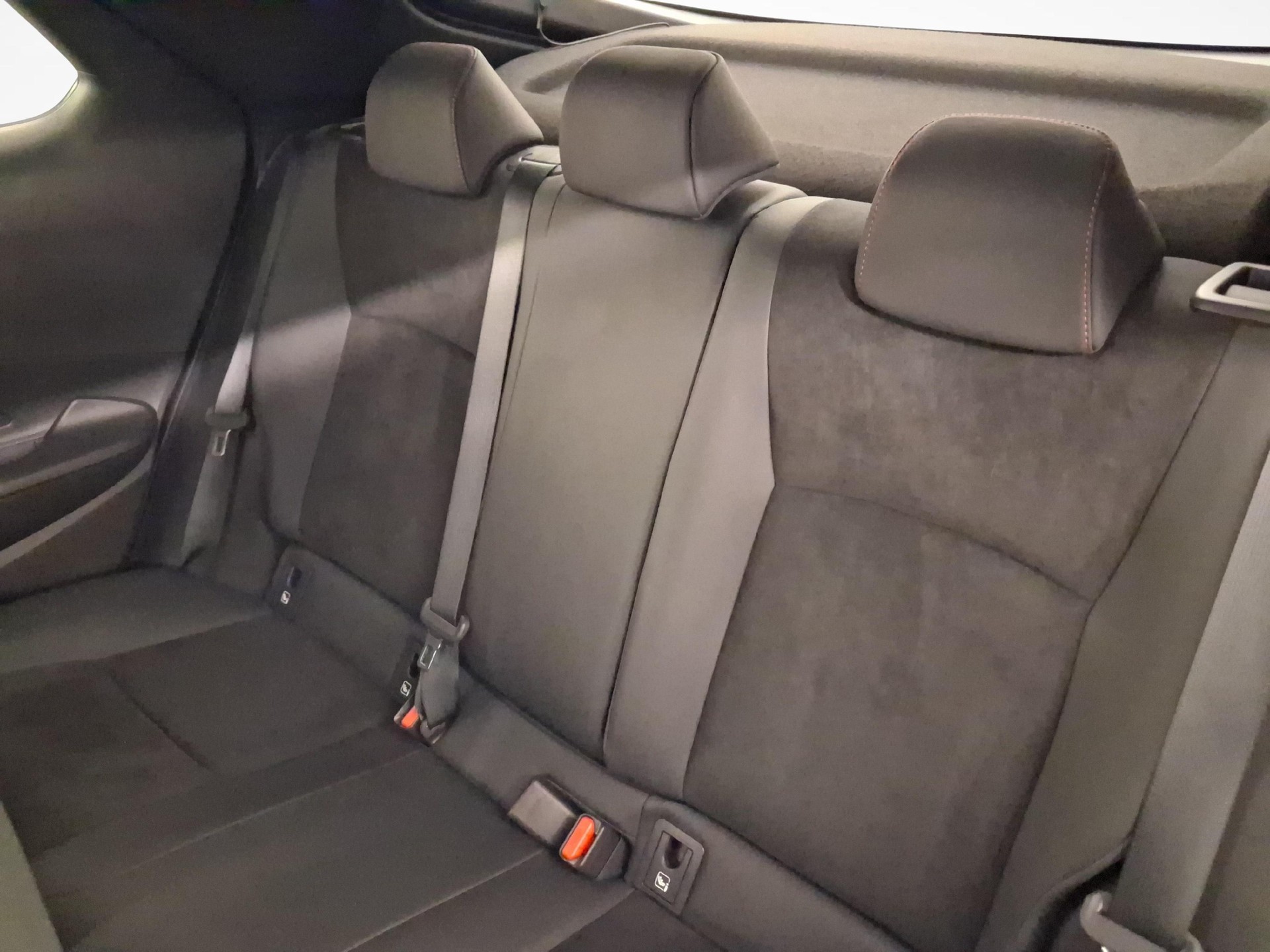 TOYOTA C-HR 2.0 PHEV GR Sport Premiere-image-10