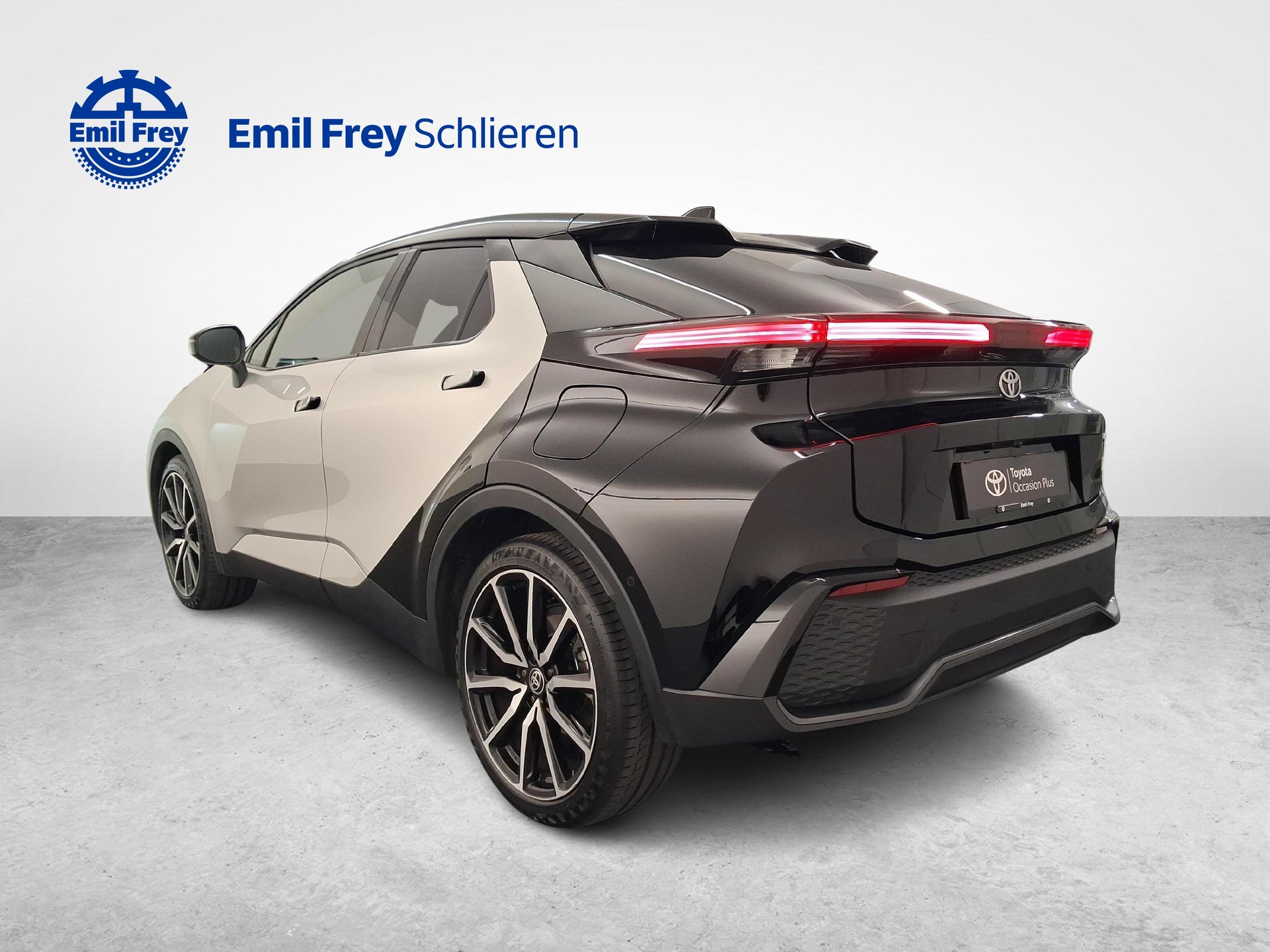 TOYOTA C-HR 2.0 PHEV GR Sport Premiere-image-2