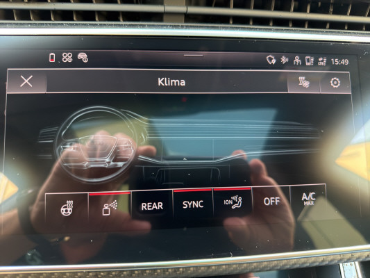 AUDI SQ8 SUV TFSI quattro-image-8