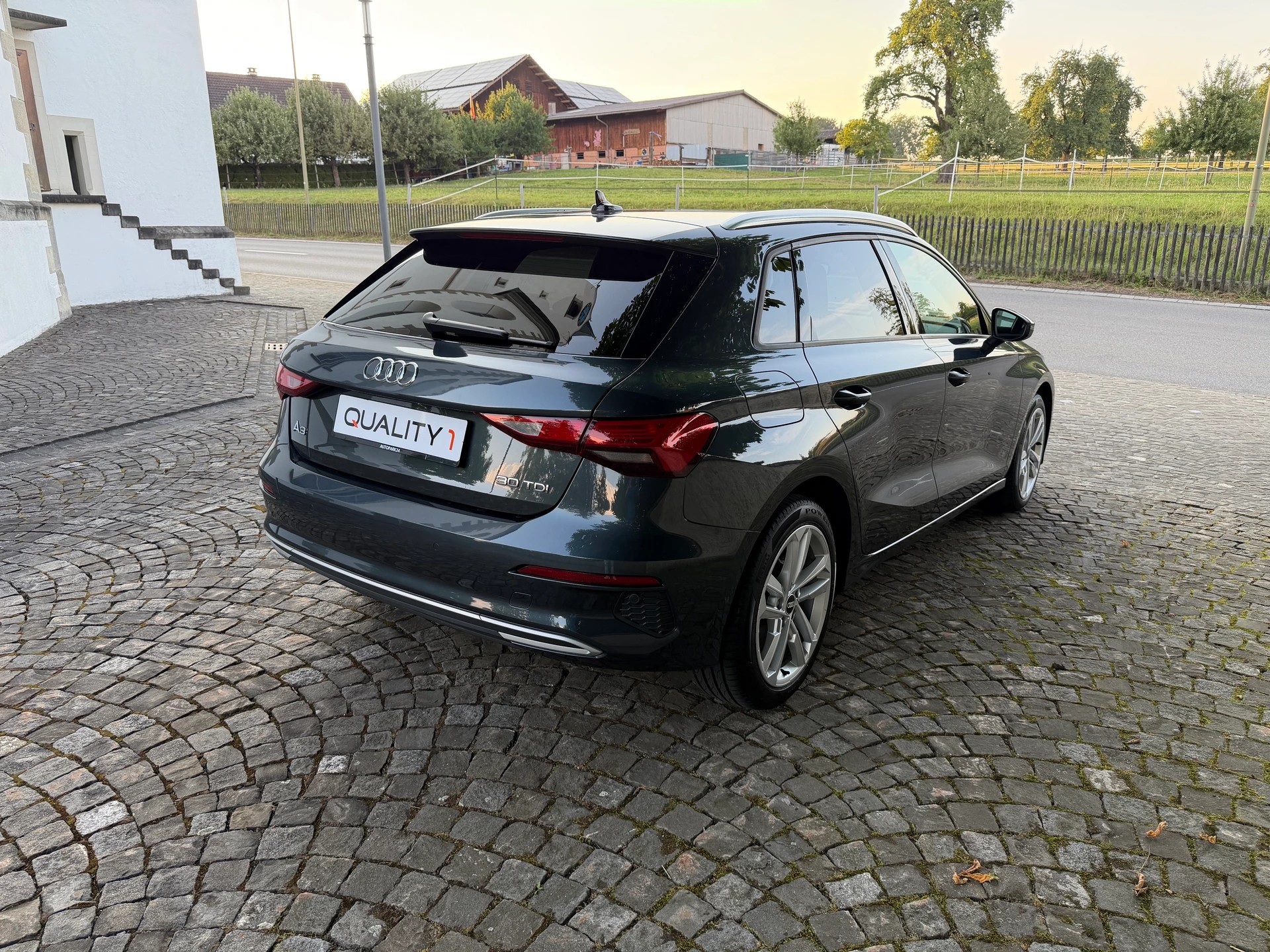 AUDI A3 Sportback 30 TDI S-tronic /Ab MFK/Service gepflegt/36 Monate Garantie/LED/Apple CarPlay /Virtuell Cockpit/Sportsitze-image-5