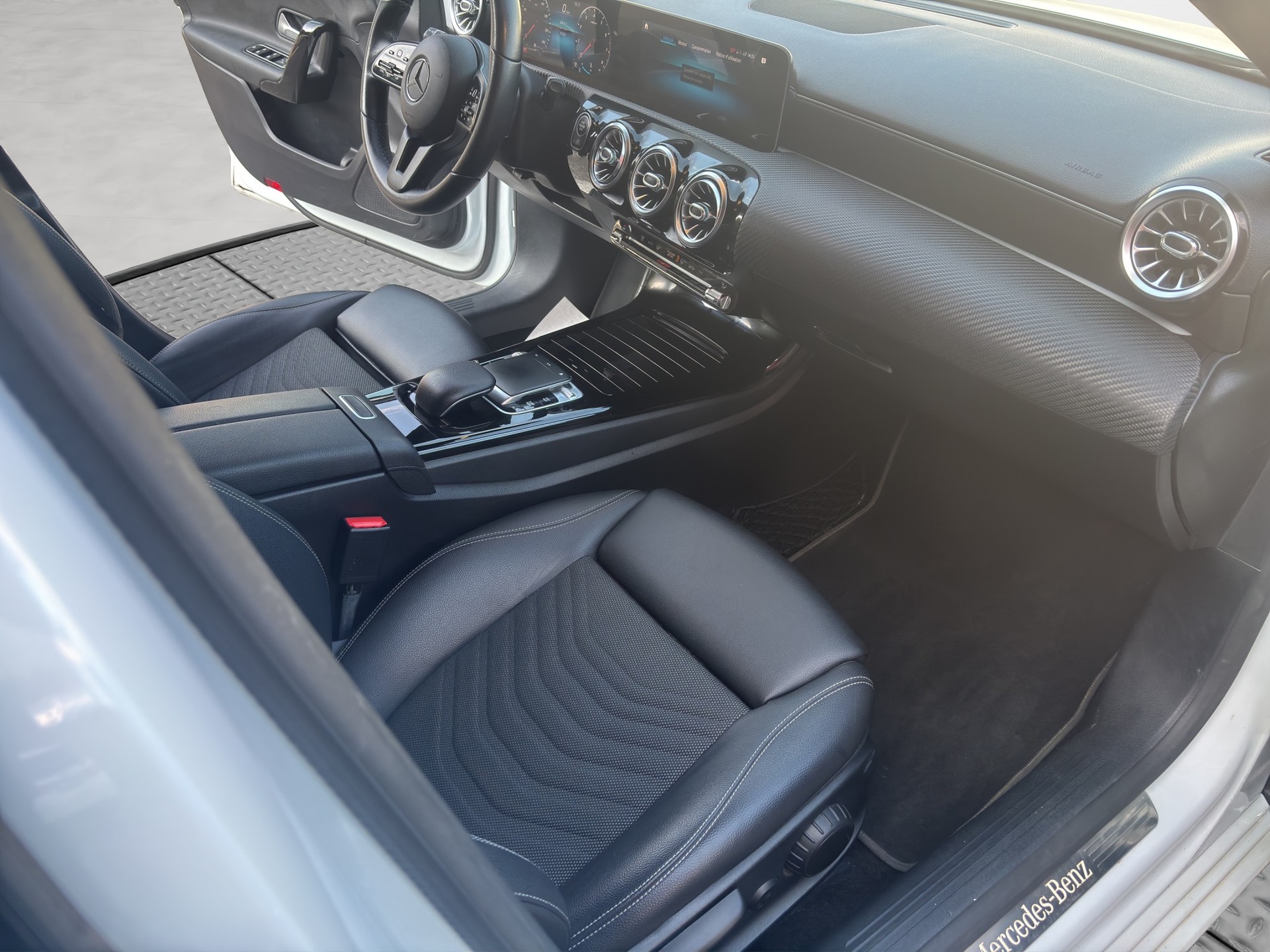 MERCEDES-BENZ A 250 Style 7G-DCT-image-13
