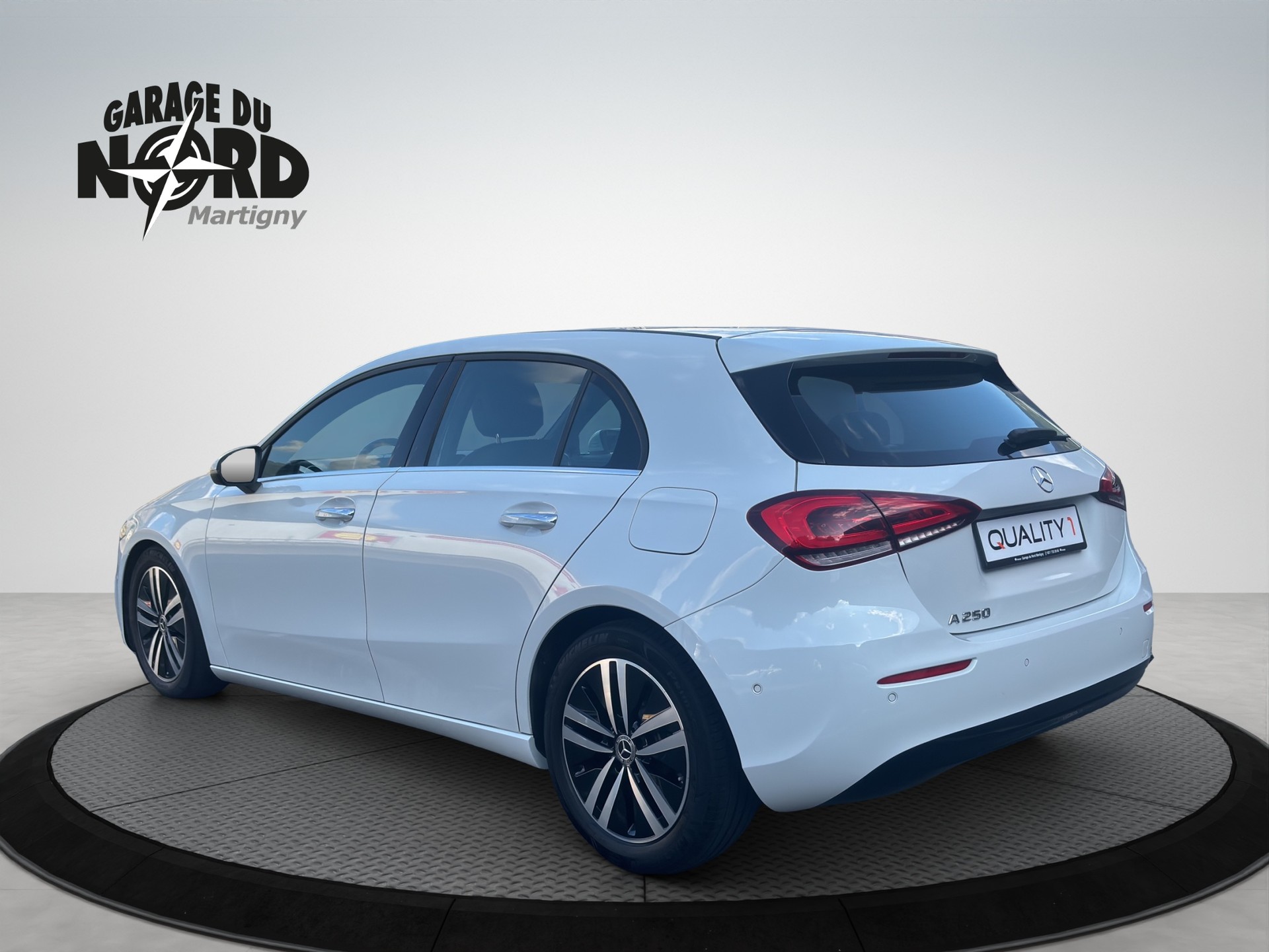 MERCEDES-BENZ A 250 Style 7G-DCT-image-3