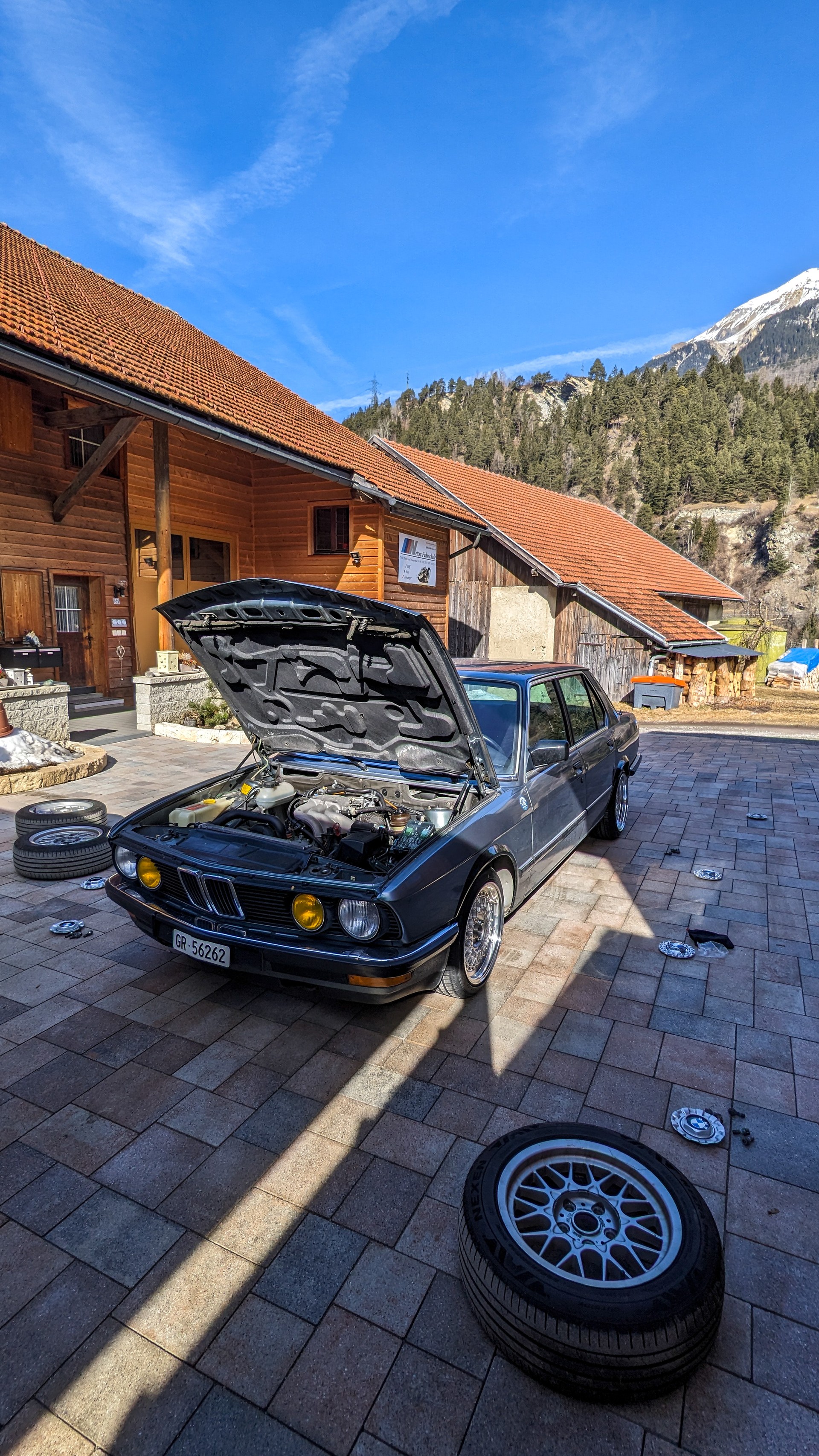BMW e28-image-1