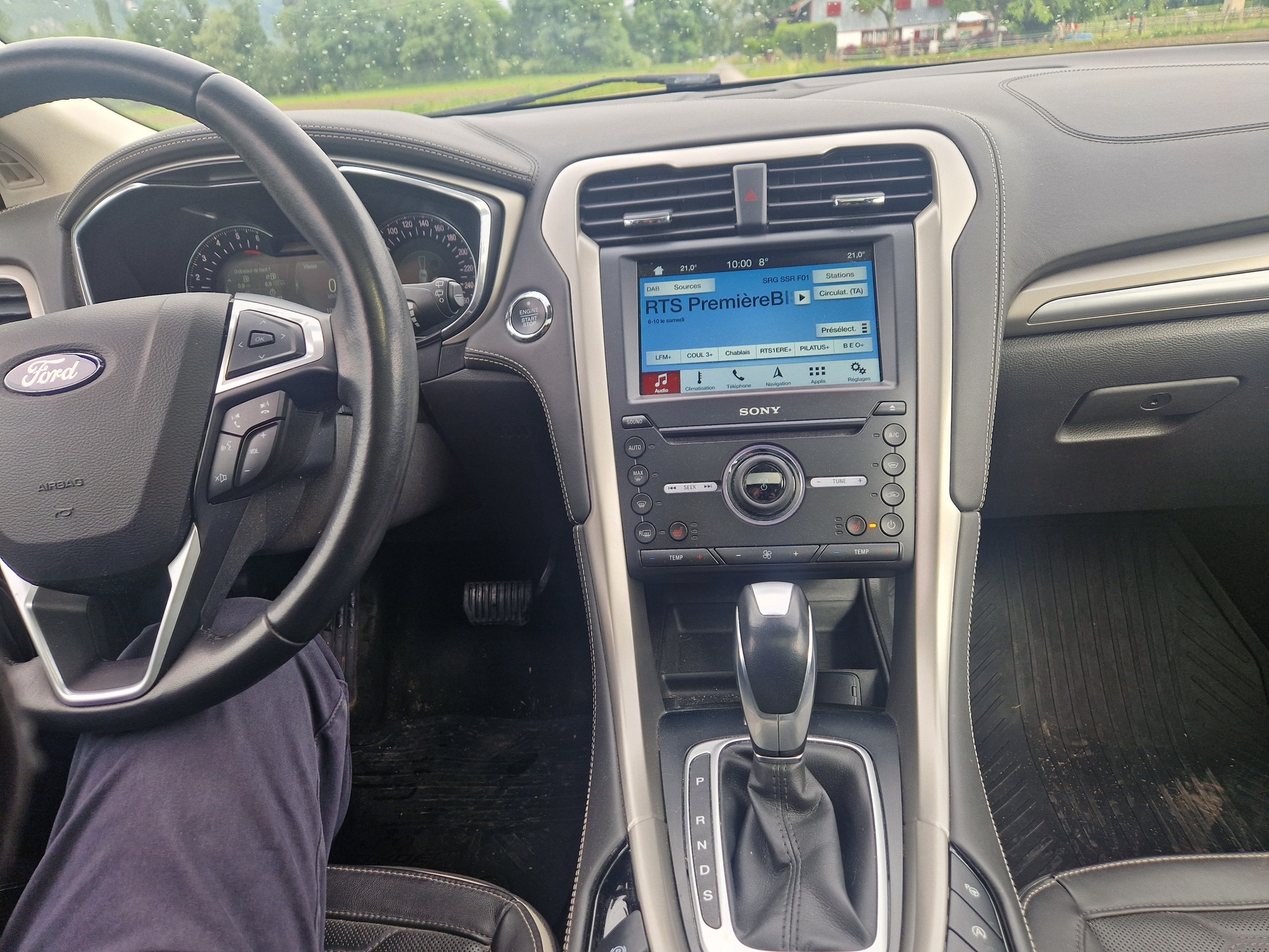 FORD Mondeo 2.0 TDCi Vignale AWD PowerShift-image-11
