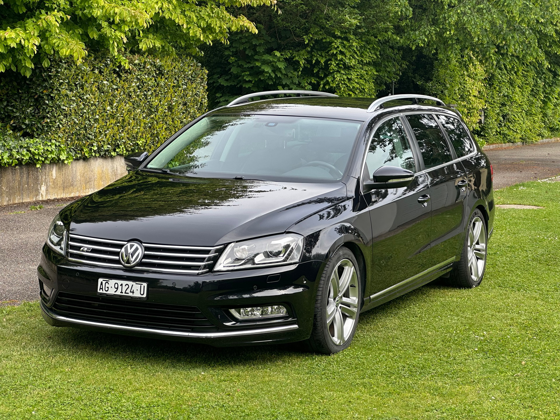 VW Passat Variant 2.0 TDI BMT R-Line 4MDSG-image-2