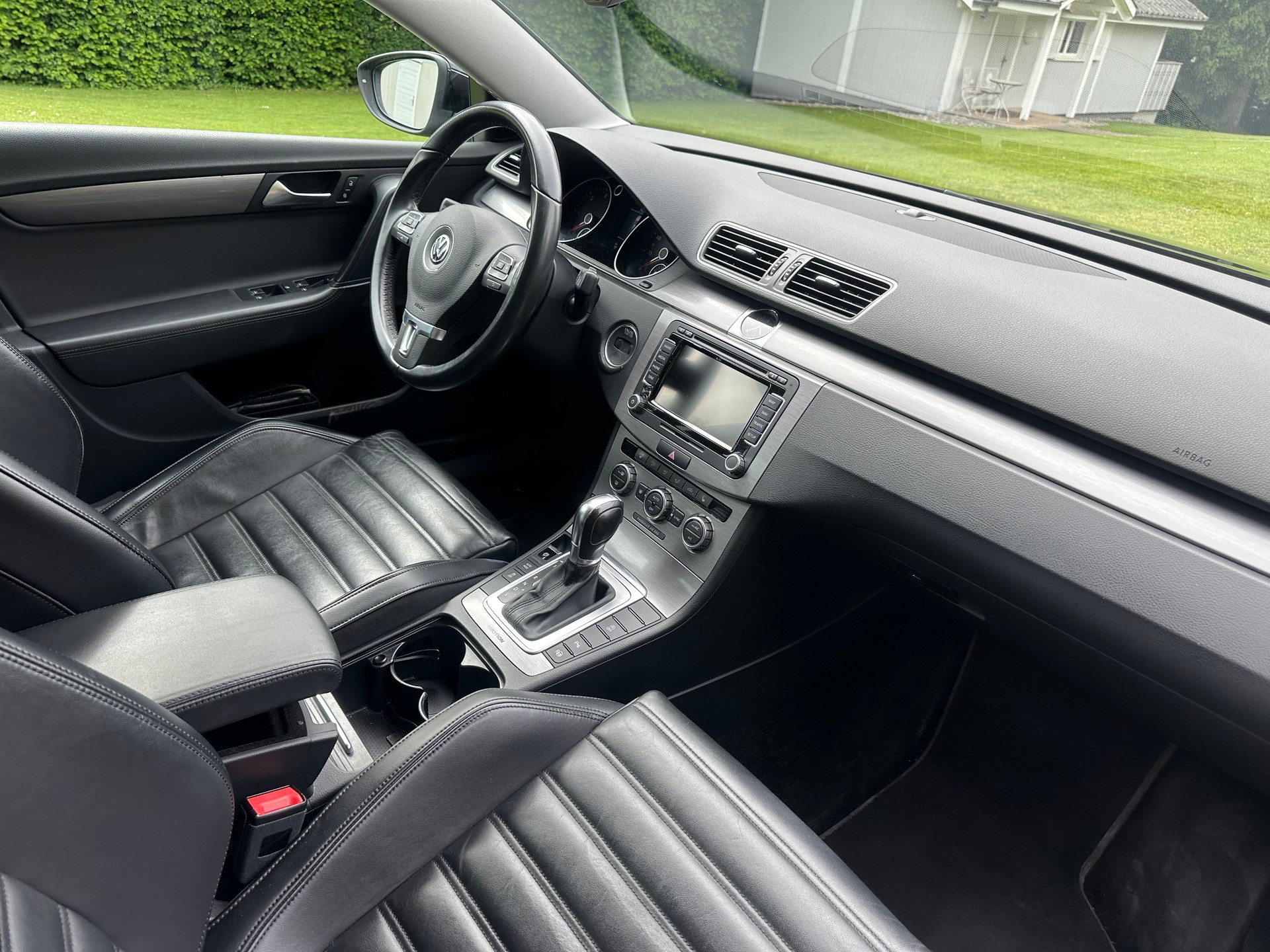 VW Passat Variant 2.0 TDI BMT R-Line 4MDSG-image-11
