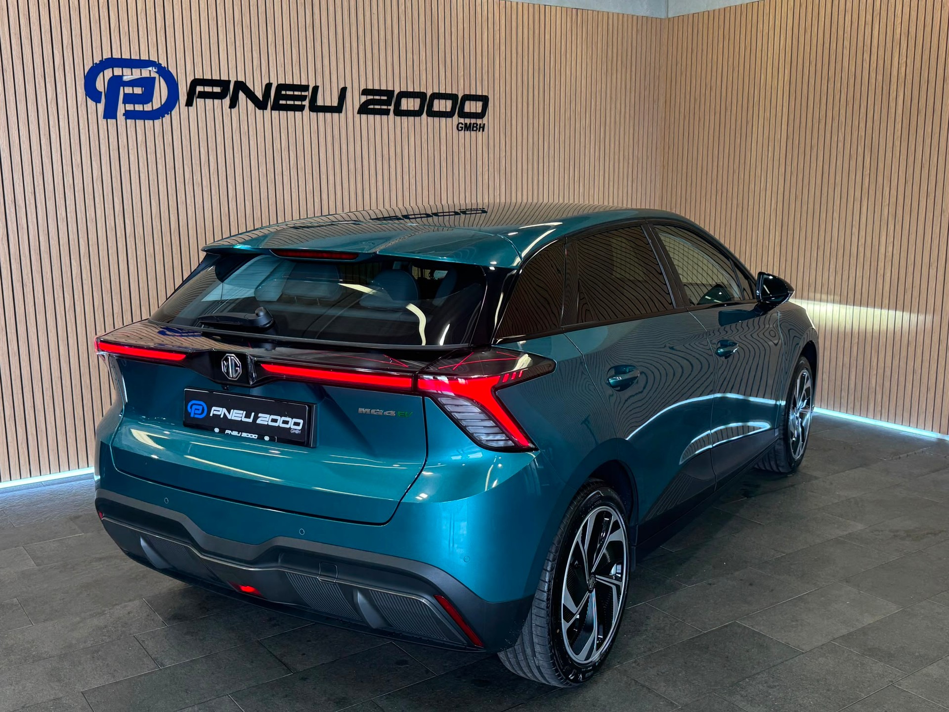 MG 4 EV 64kWh Premium-image-3