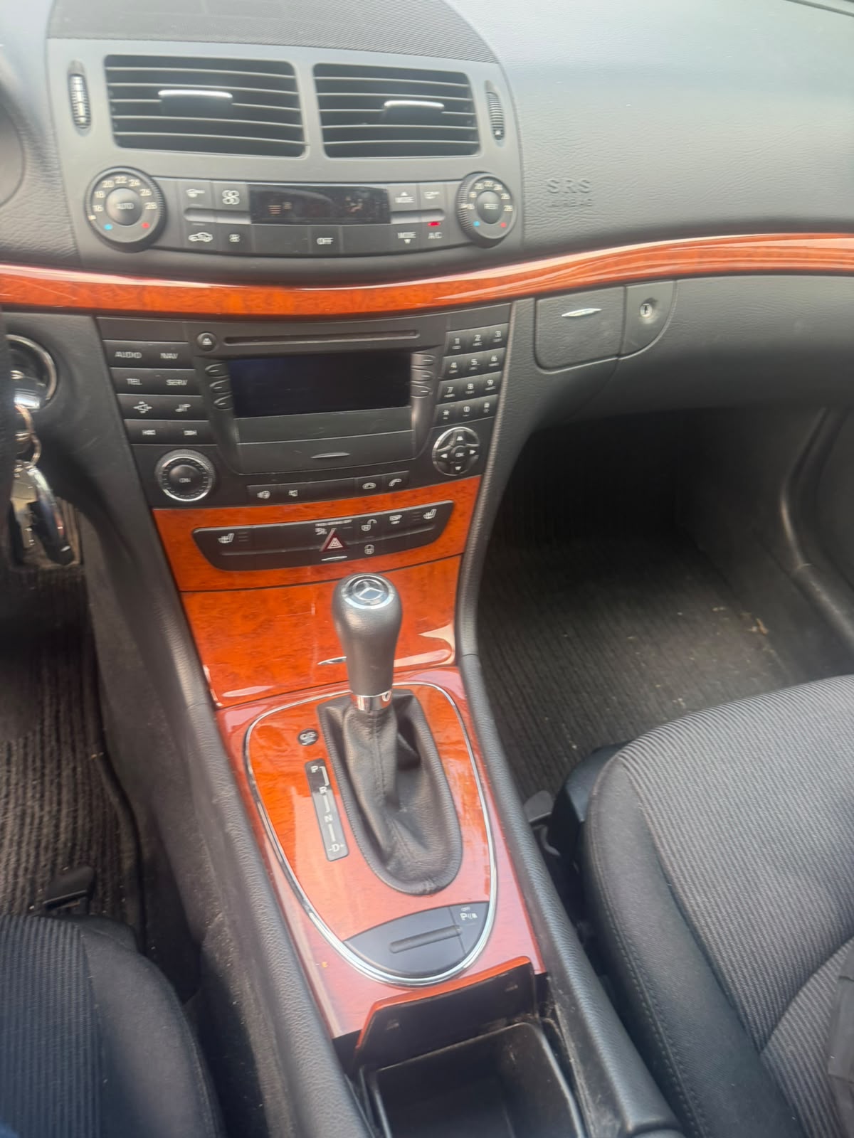 MERCEDES-BENZ E 200 Kompressor Classic-image-6