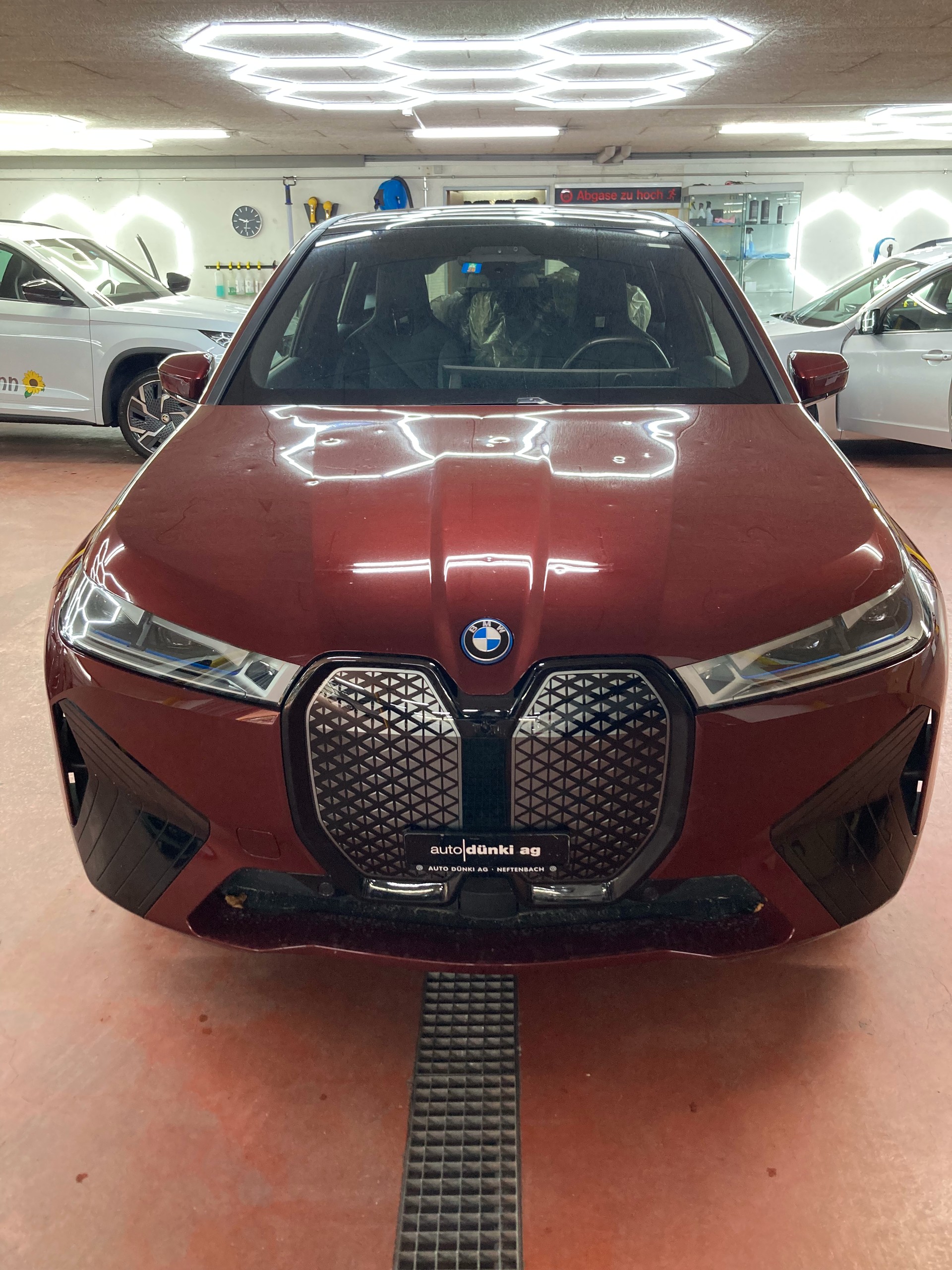 BMW iX xDrive50-image-0