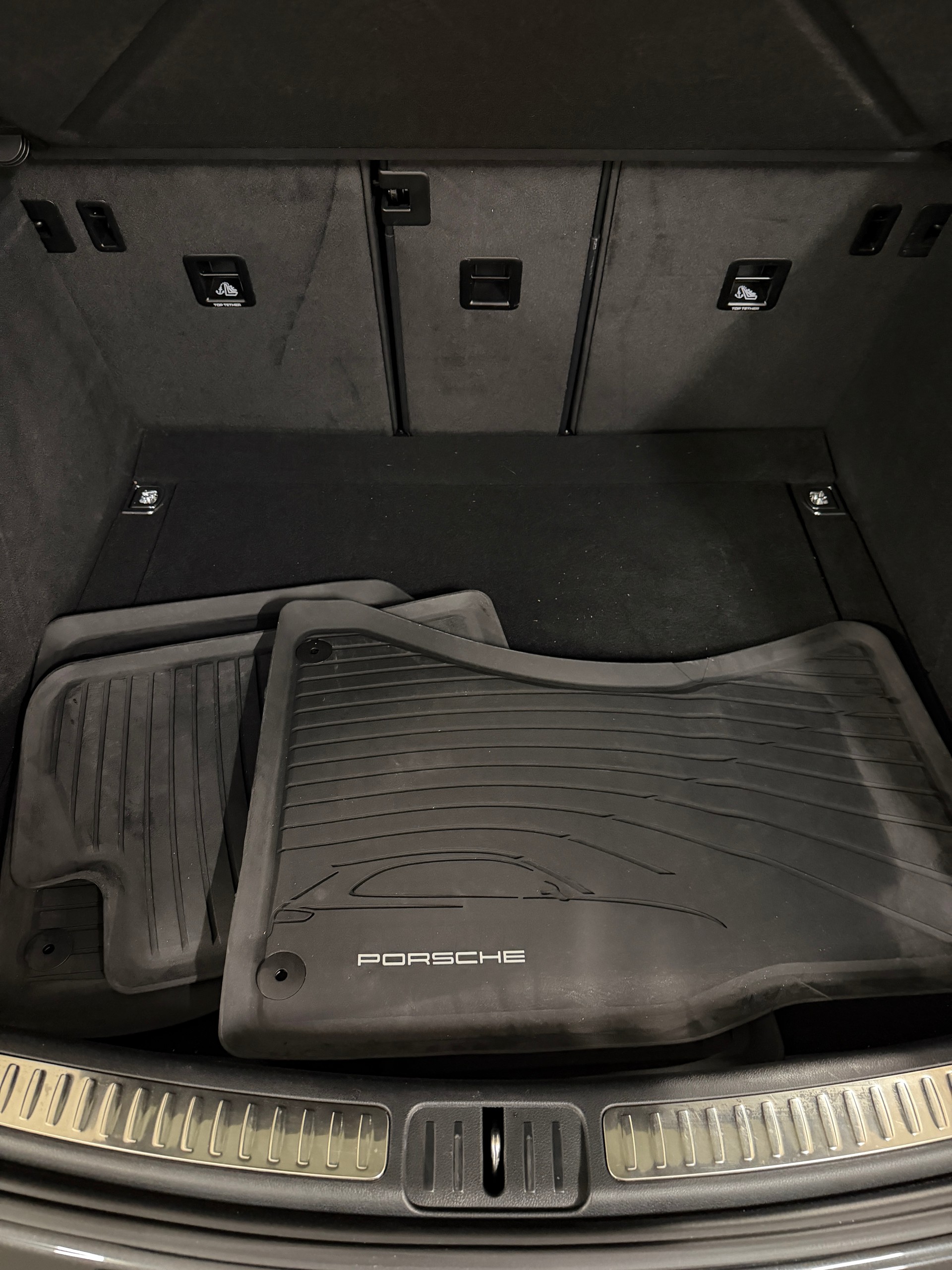 PORSCHE Macan-image-12