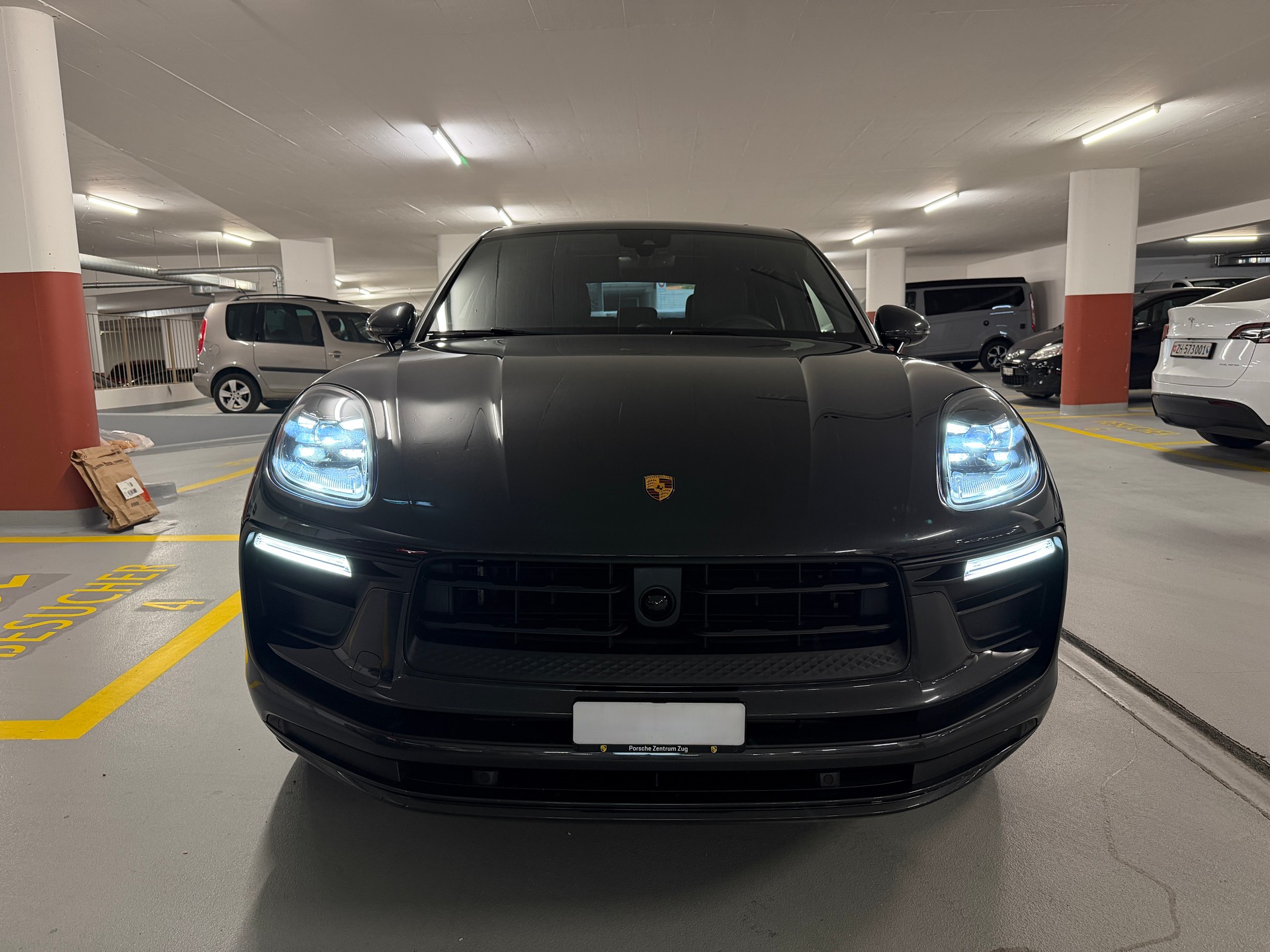 PORSCHE Macan-image-4