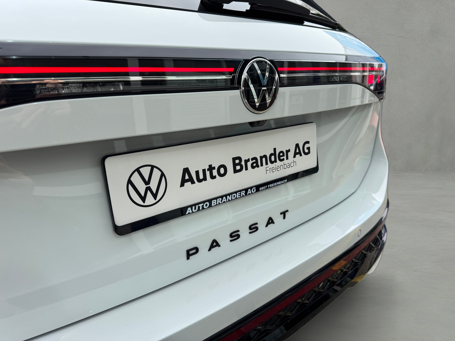 VW Passat Variant 1.5 TSI evo2 Plug-In- Hybrid R-Line DSG-image-28