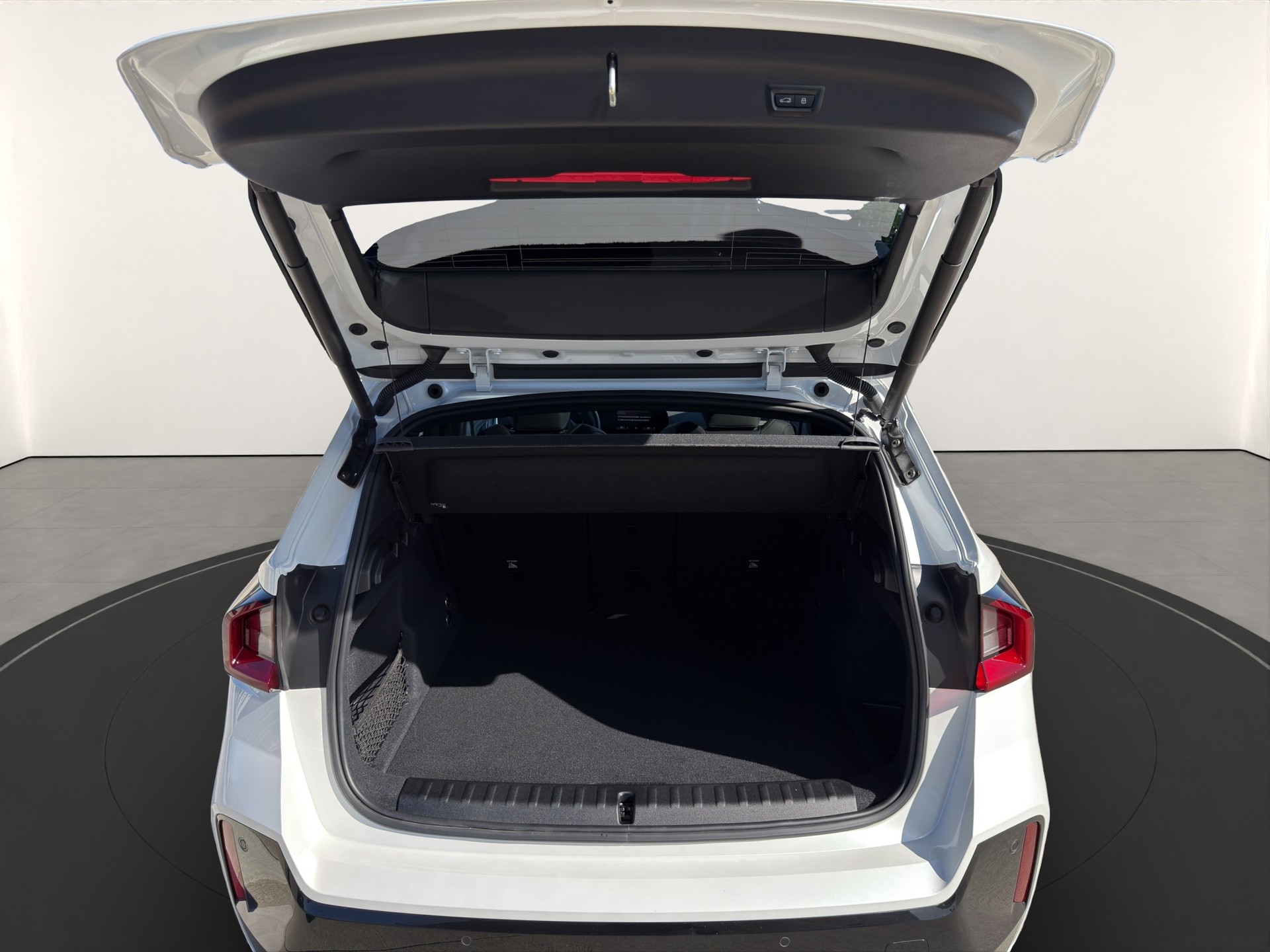 BMW iX1 xDrive 30 M Sport-image-19