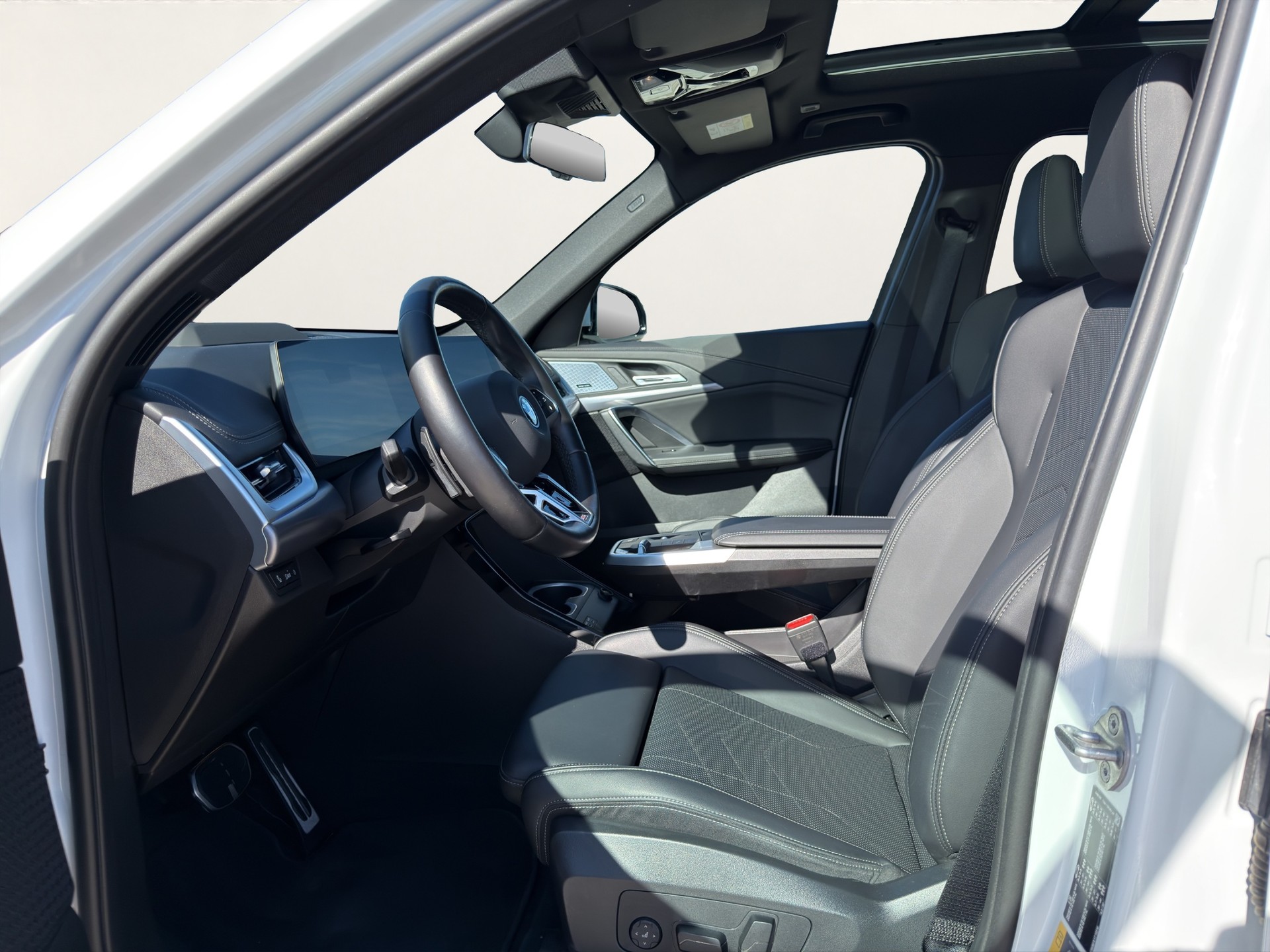 BMW iX1 xDrive 30 M Sport-image-9