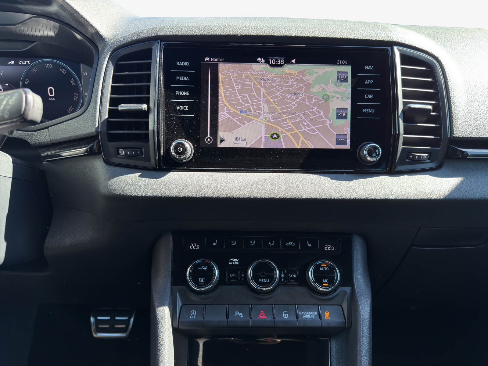 SKODA Karoq 1.5 TSI SportLine DSG-image-10
