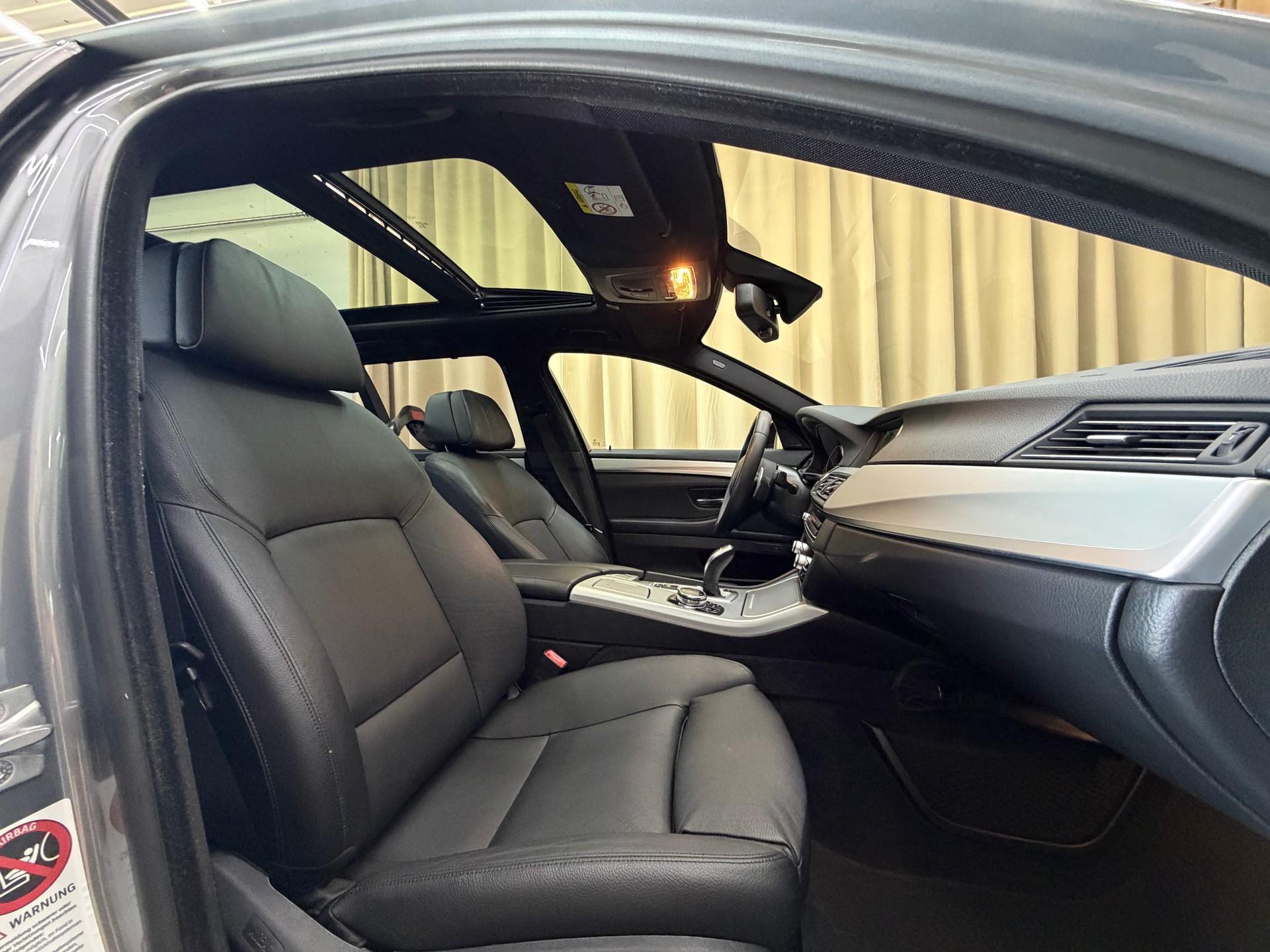 BMW M550d Touring xDrive Steptronic-image-6