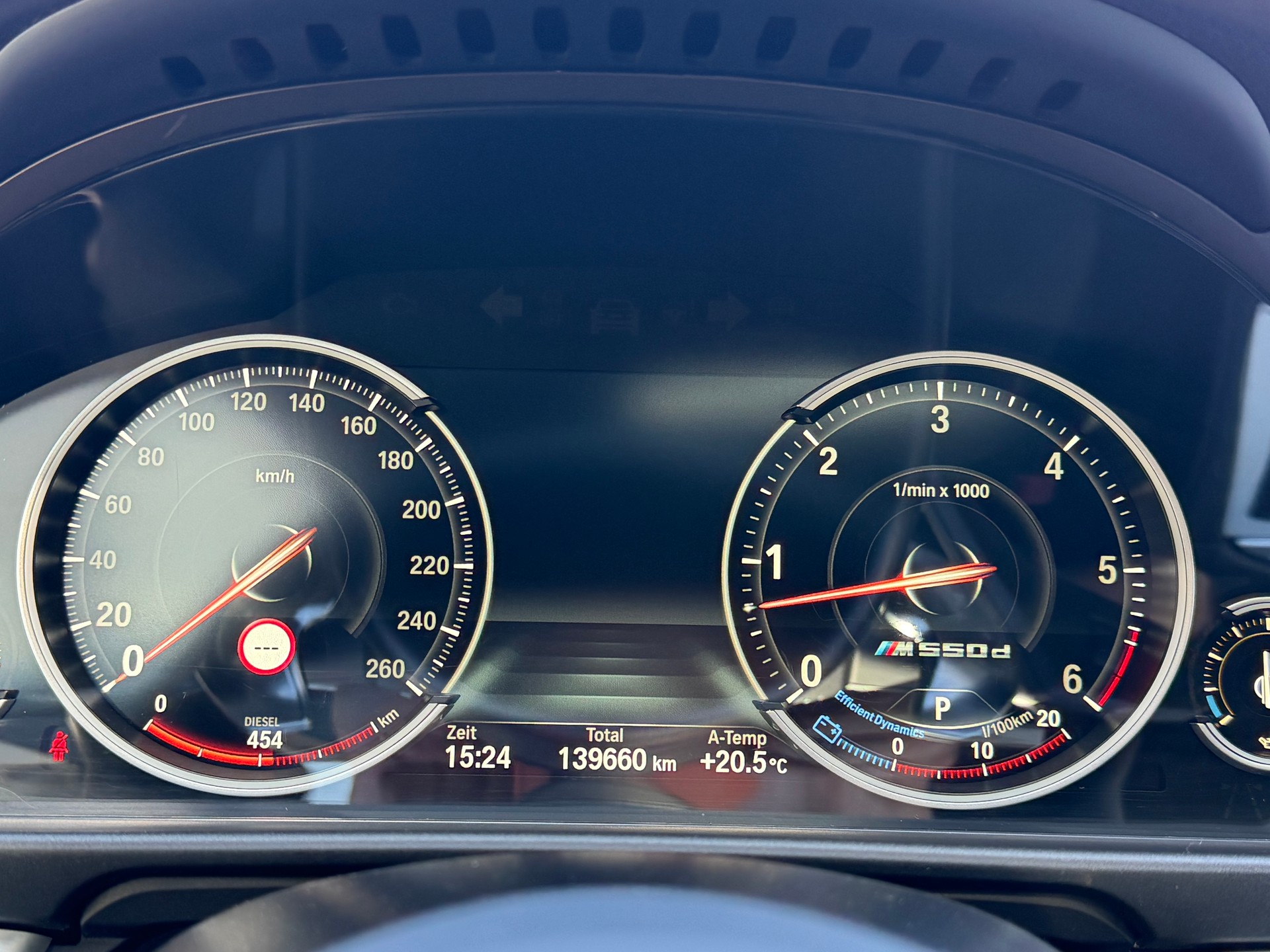 BMW M550d Touring xDrive Steptronic-image-12