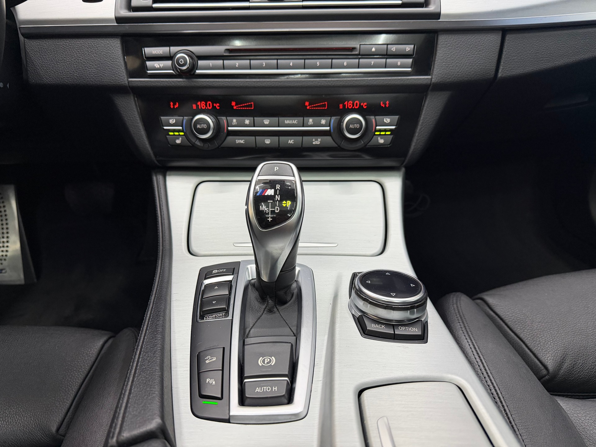 BMW M550d Touring xDrive Steptronic-image-11