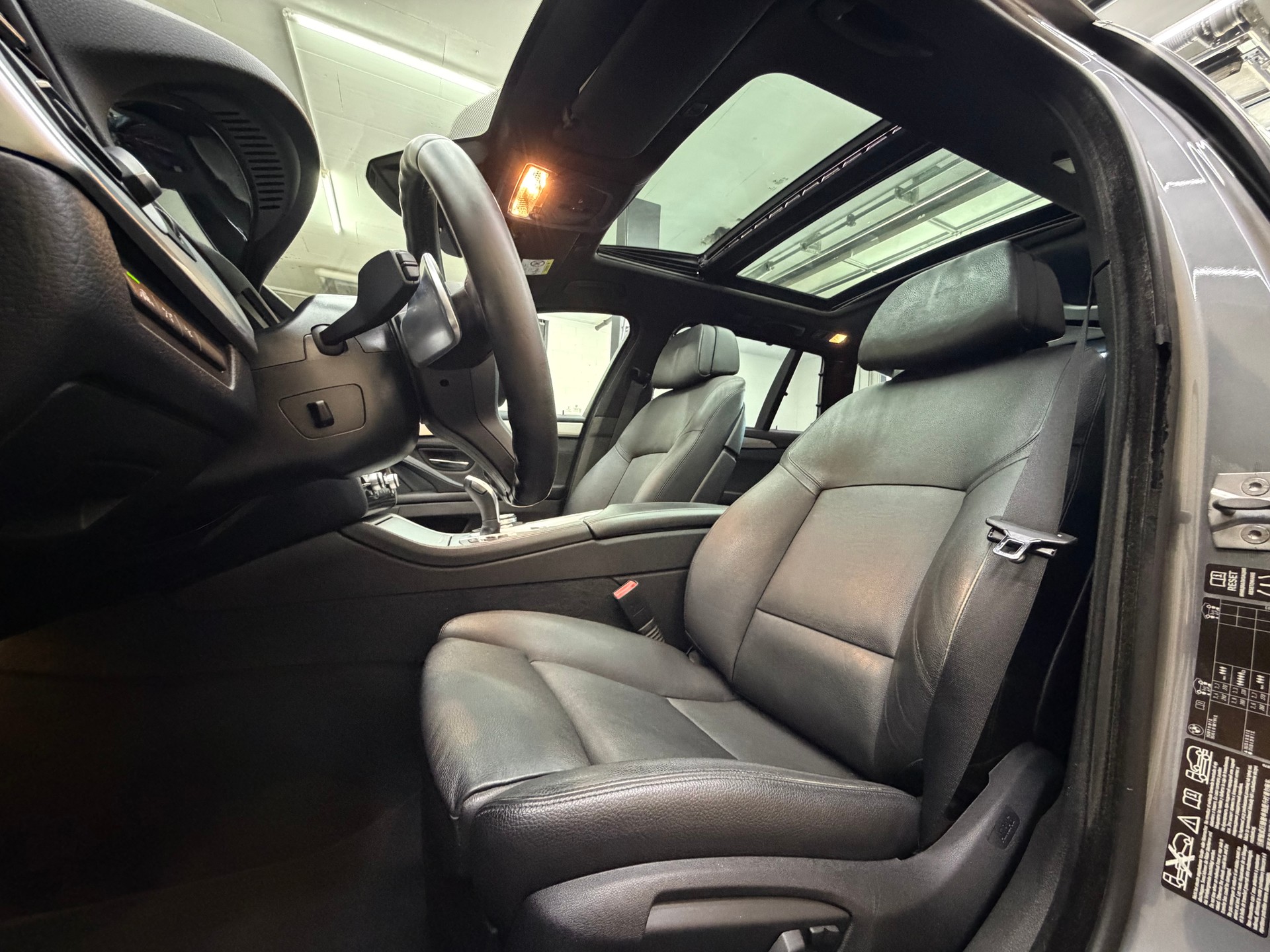 BMW M550d Touring xDrive Steptronic-image-7