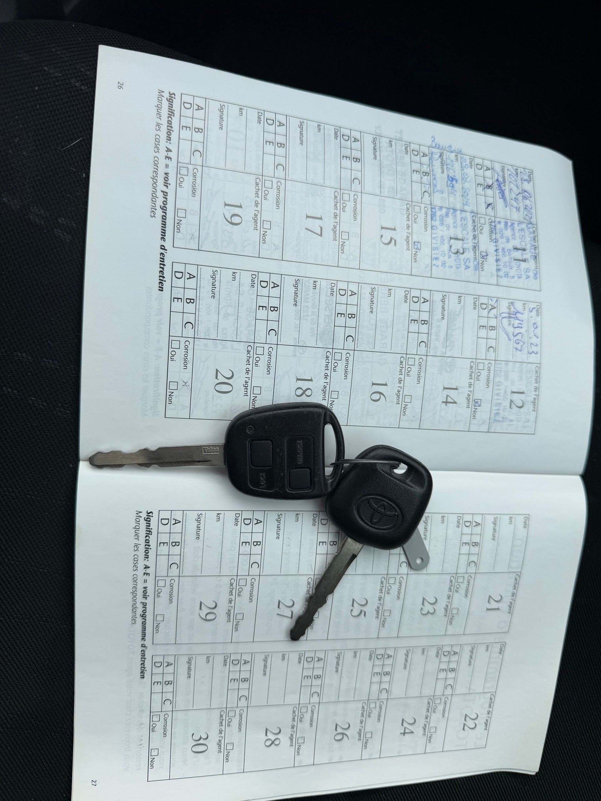 TOYOTA Yaris 1.3 Chic automatique-image-13