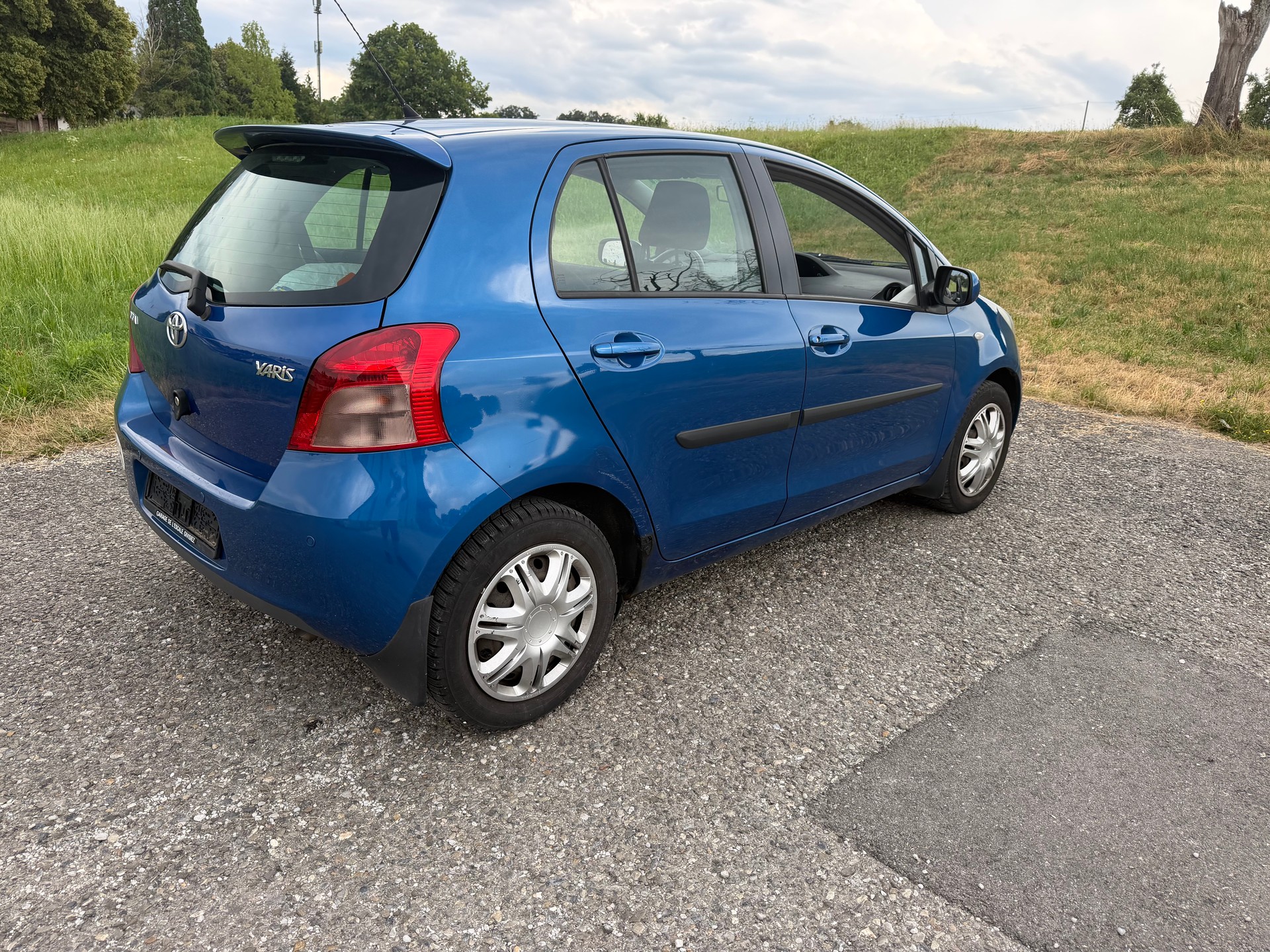 TOYOTA Yaris 1.3 Chic automatique-image-6