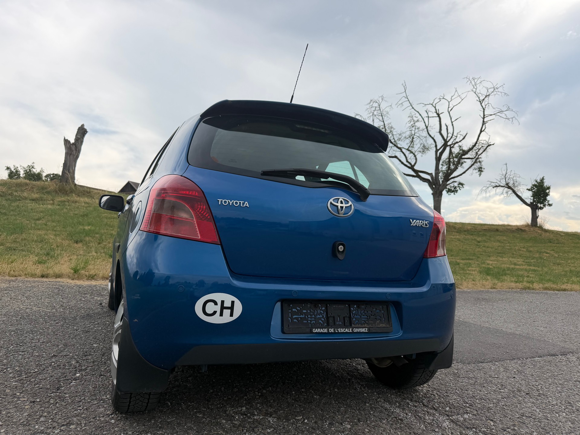 TOYOTA Yaris 1.3 Chic automatique-image-10