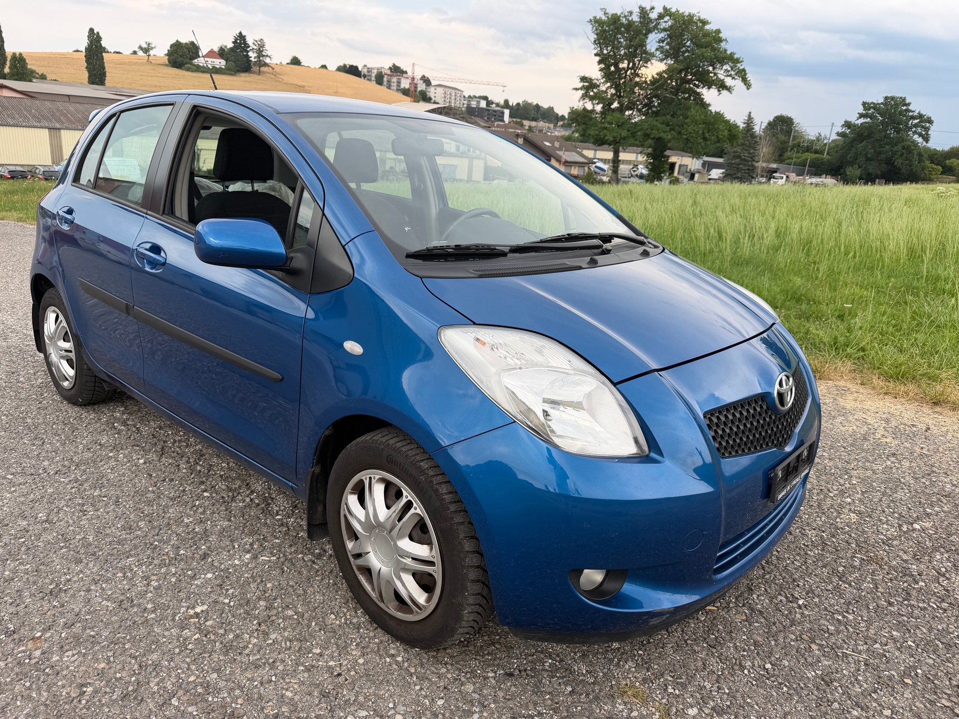 TOYOTA Yaris 1.3 Chic automatique-image-12